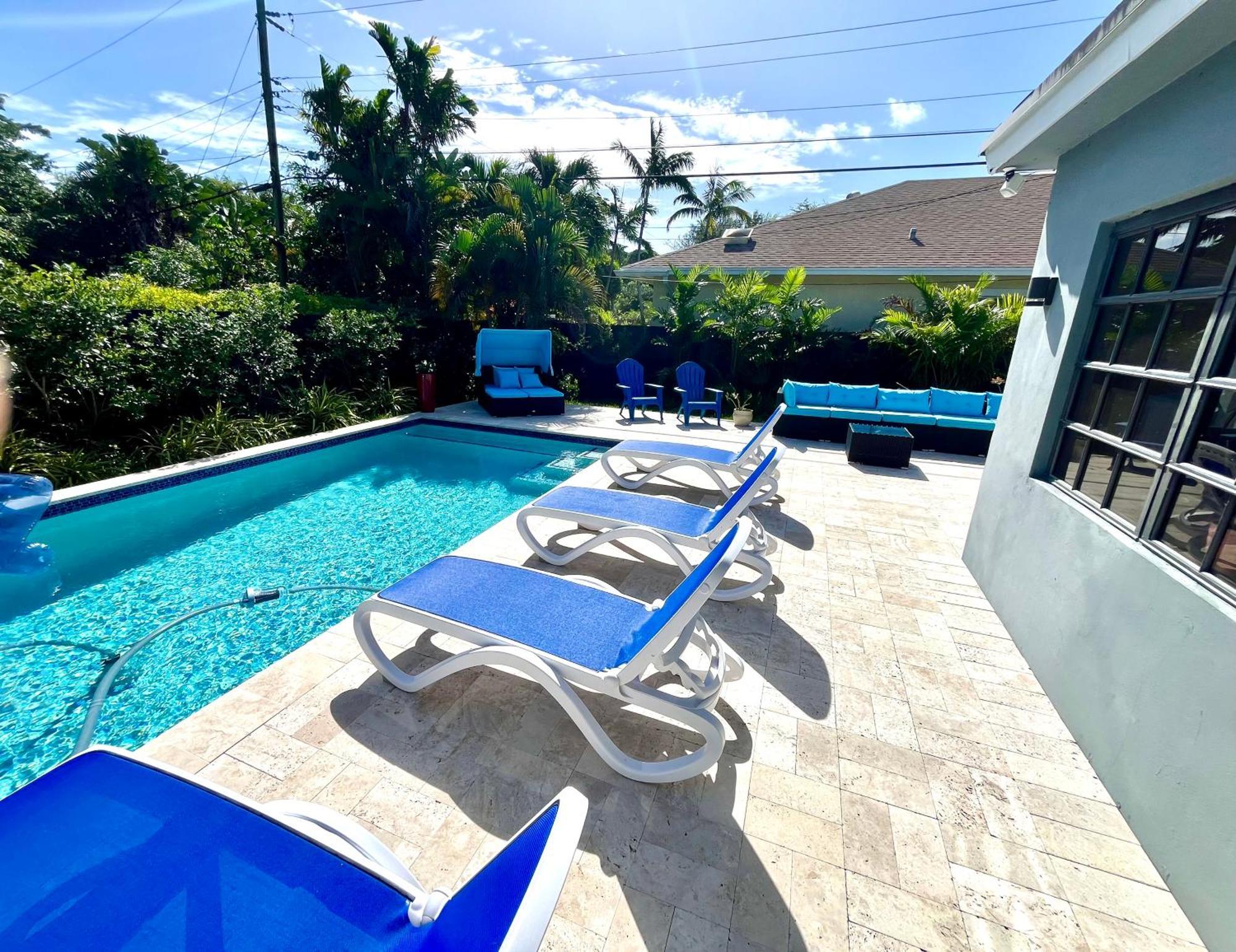 Guest house Poolside Manor - Men Only Clothing-optional Fort Lauderdale