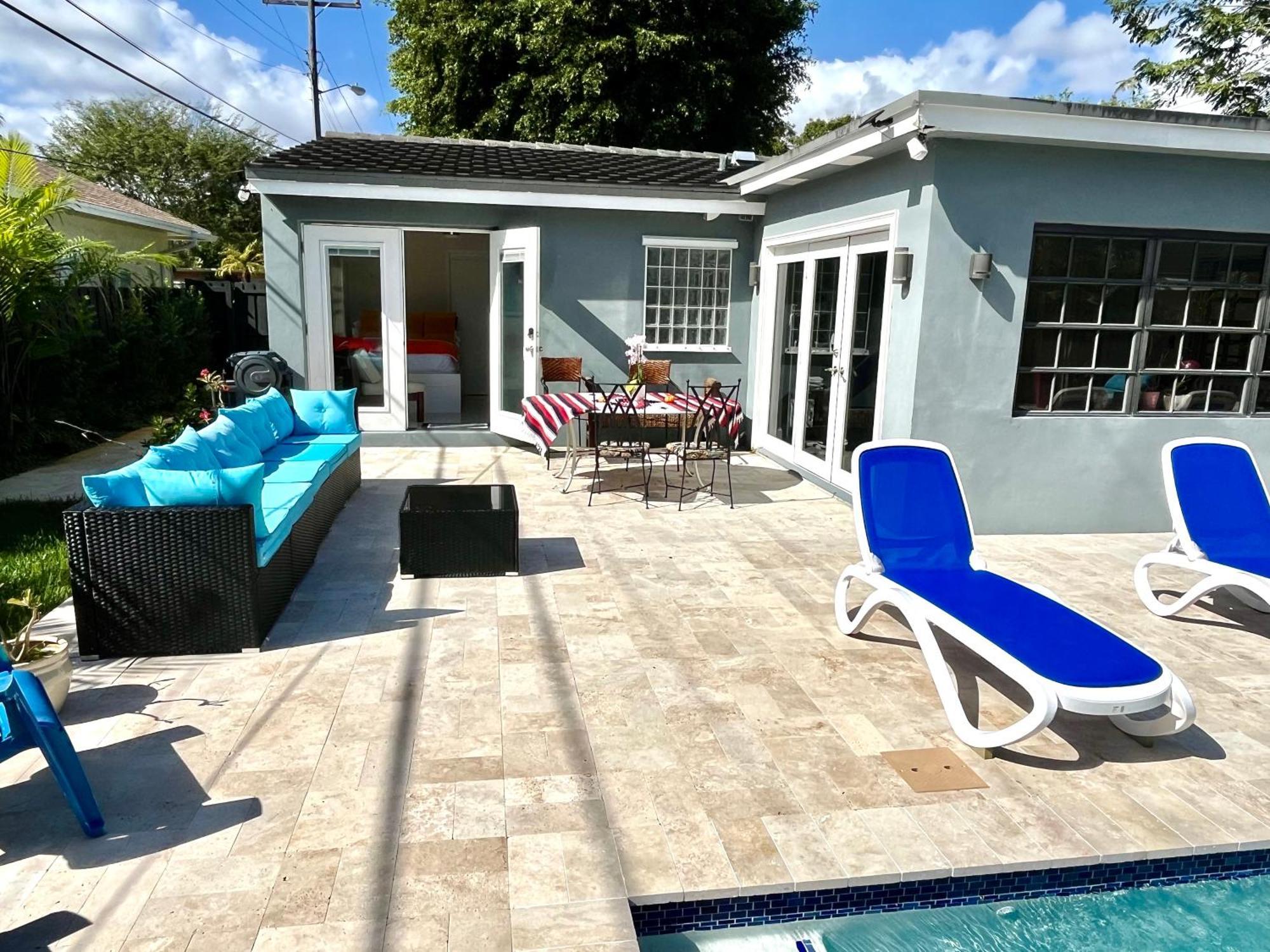 Guest house Poolside Manor - Men Only Clothing-optional Fort Lauderdale