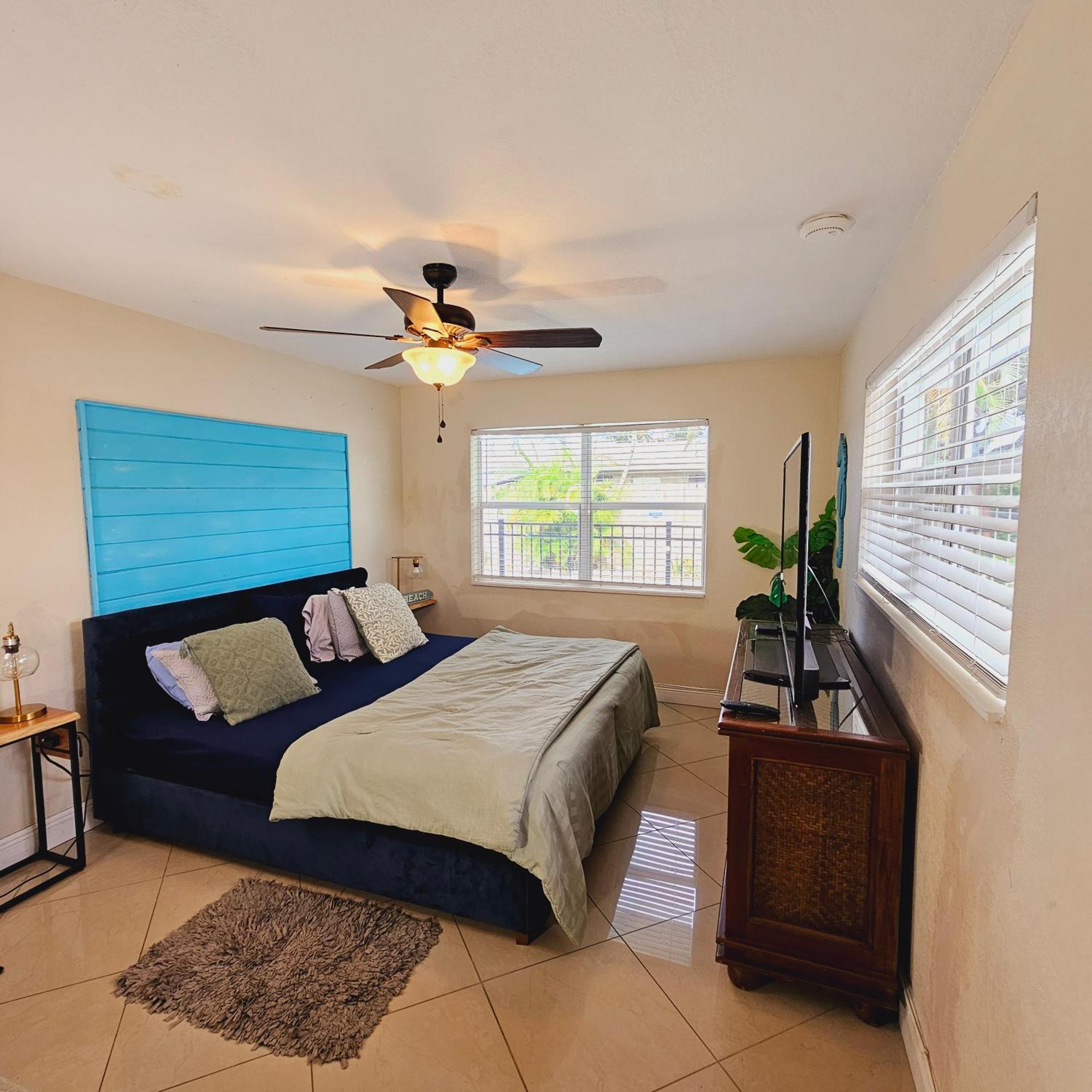 Coastal Haven: Family-friendly House With Pool Near Beaches Apartment Fort Lauderdale