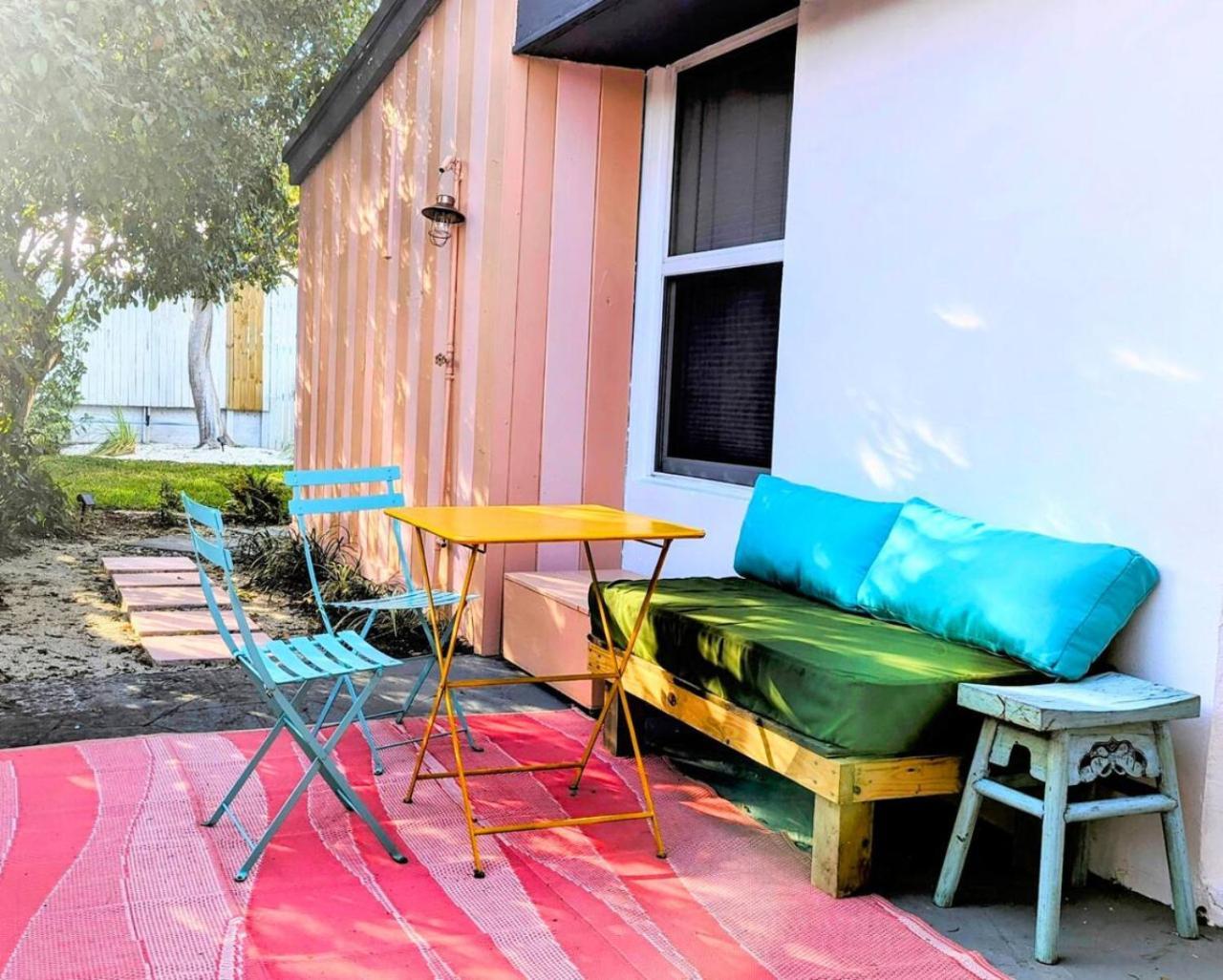 Castaways Casita I Saltwater Pool I Dog Friendly Holiday home *