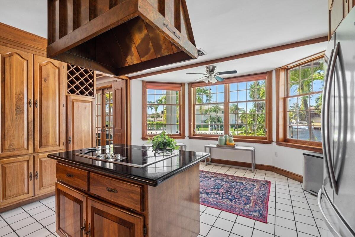 Holiday home Charming Waterfront Walk To With Pool Fort Lauderdale