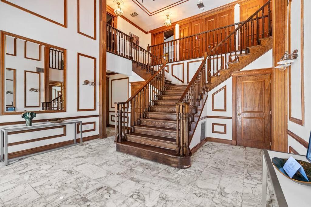 Pool & Hot Tub! Historic Fl Charm! Billiard & Ping Pong, Walk To The Fort Lauderdale
