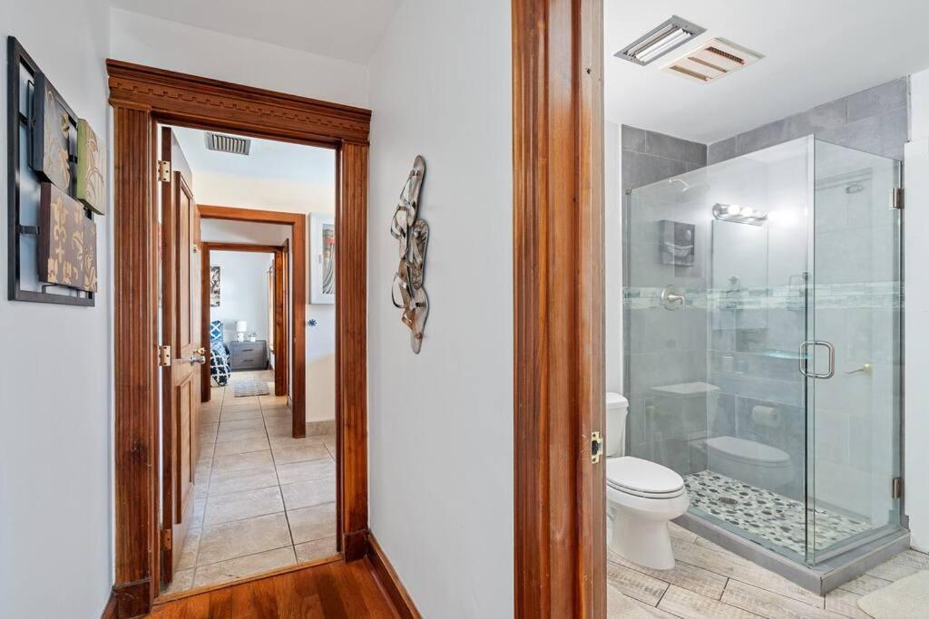 Villa Pool & Hot Tub! Historic Fl Charm! Billiard & Ping Pong, Walk To The Fort Lauderdale