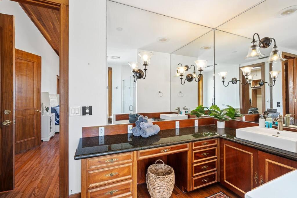 Pool & Hot Tub! Historic Fl Charm! Billiard & Ping Pong, Walk To The * Fort Lauderdale