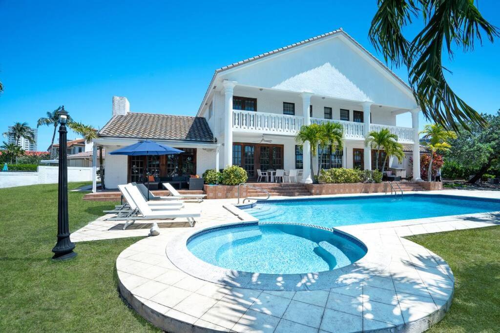 Pool & Hot Tub! Historic Fl Charm! Billiard & Ping Pong, Walk To The Villa