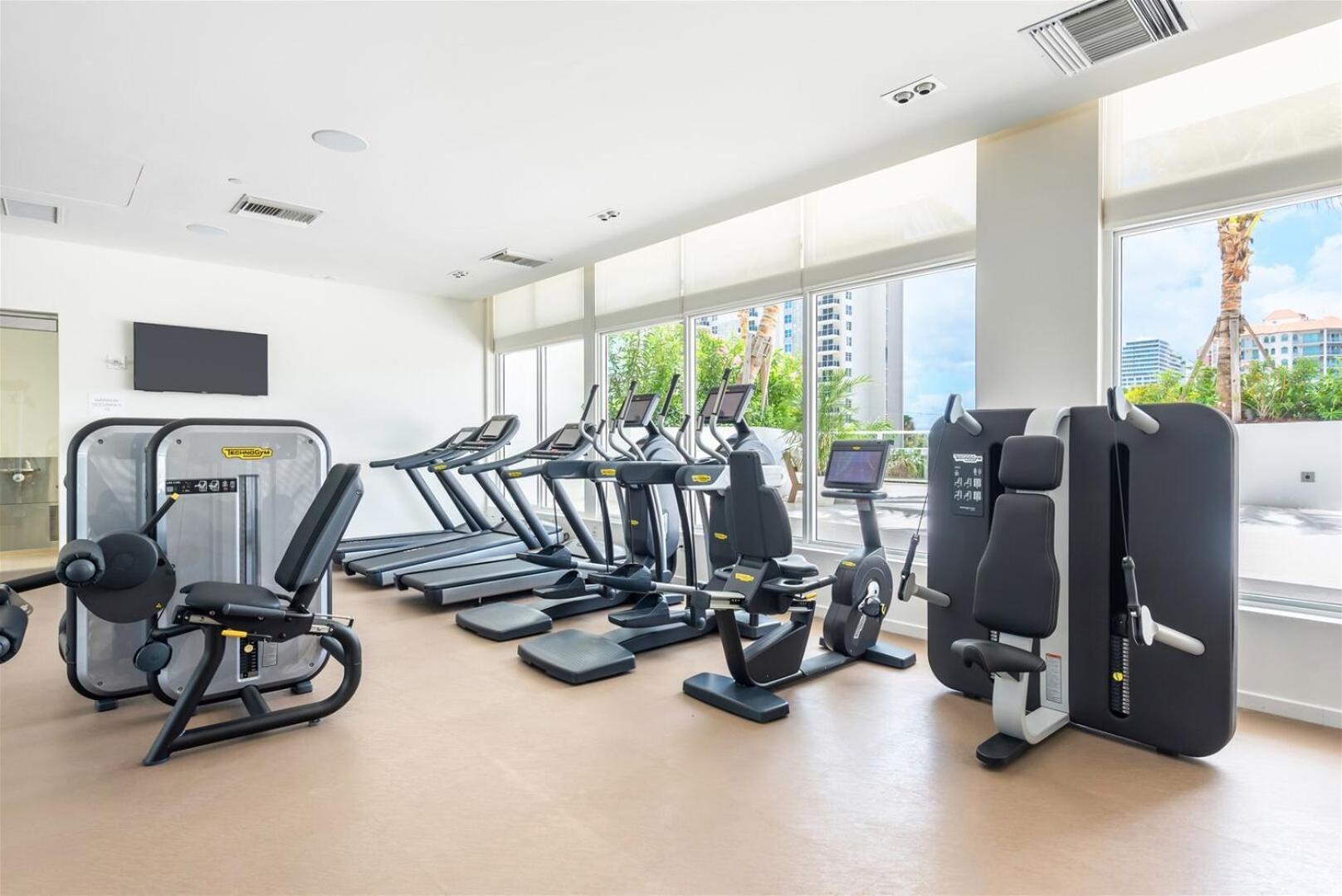 Holiday home Tiffany Tides - Resort-style Townhome - Gym, Rooftop Pool And Sauna