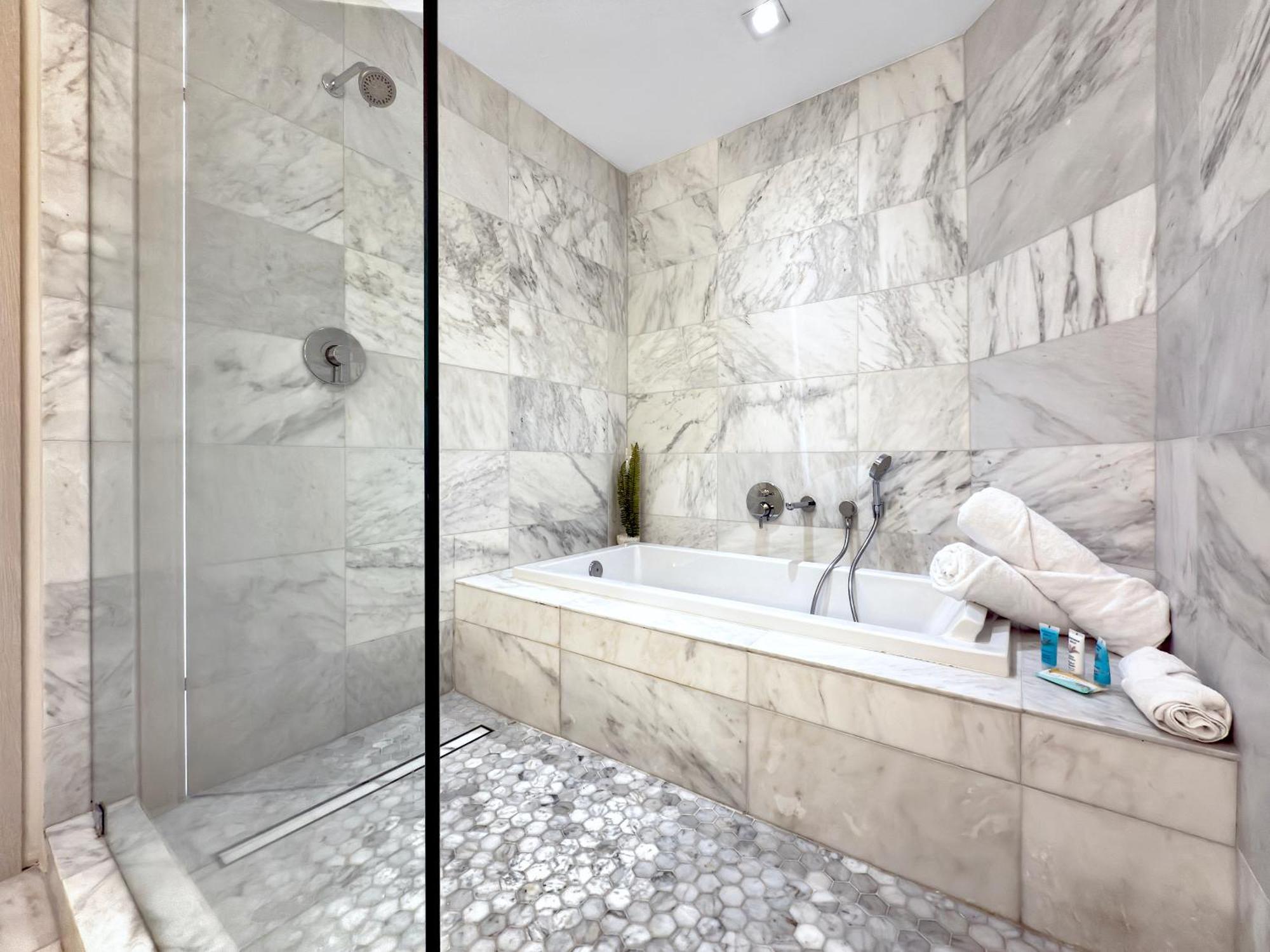Tiffany Tides - Resort-style Townhome - Gym, Rooftop Pool And Sauna Holiday home *