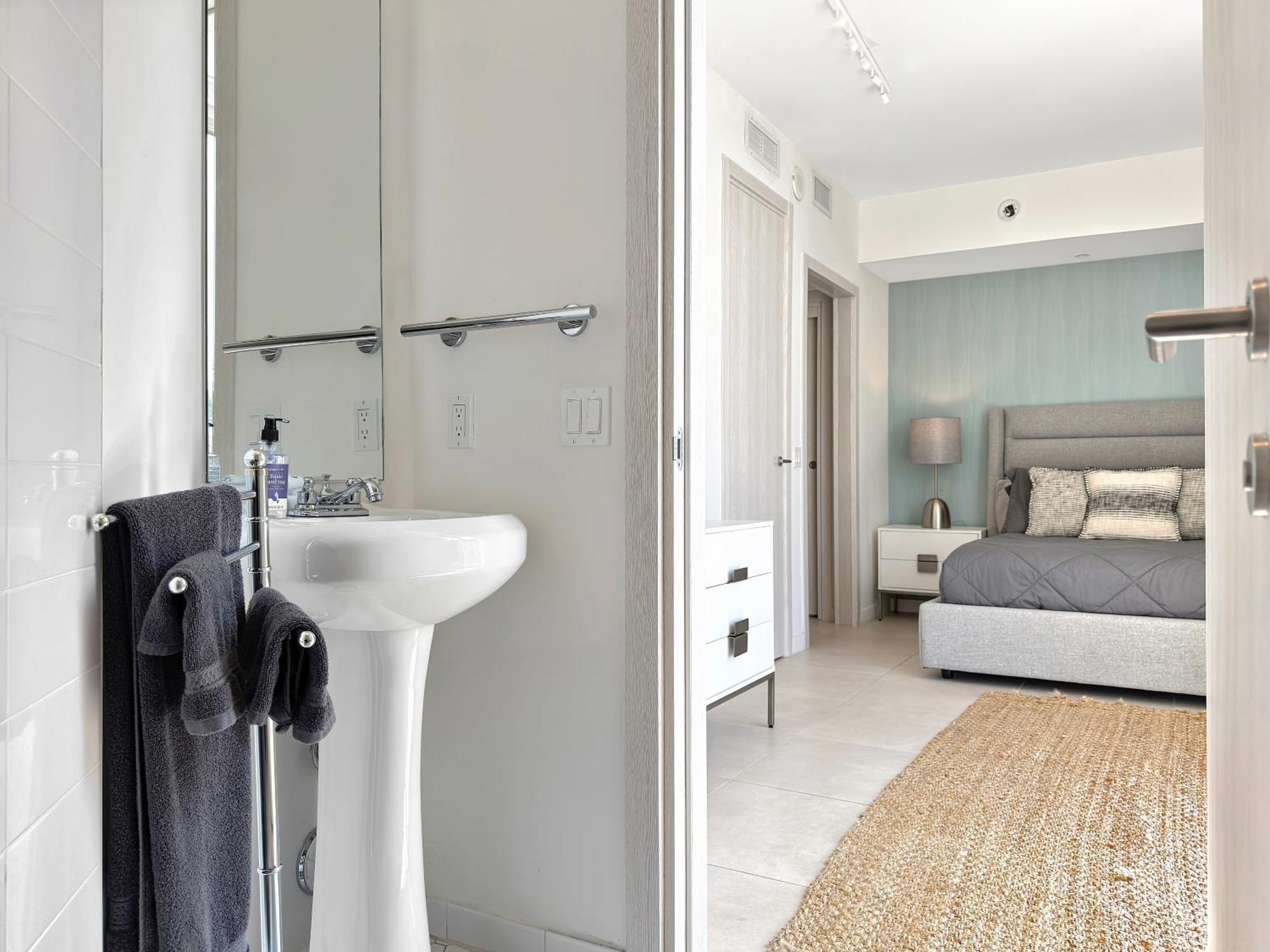 Tiffany Tides - Resort-style Townhome - Gym, Rooftop Pool And Sauna