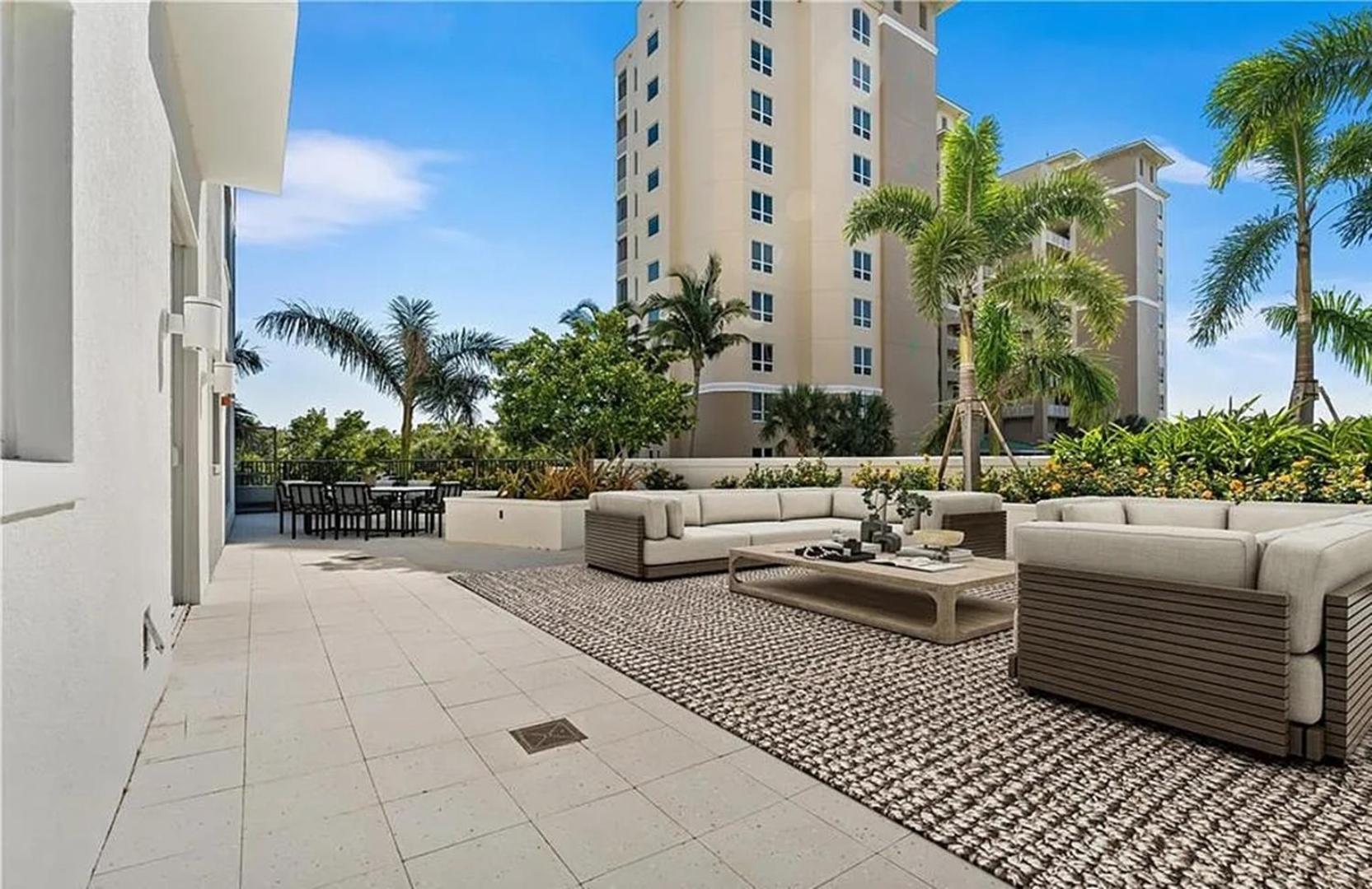 Apartment Stunning 3-bedroom With Expansive Lanai