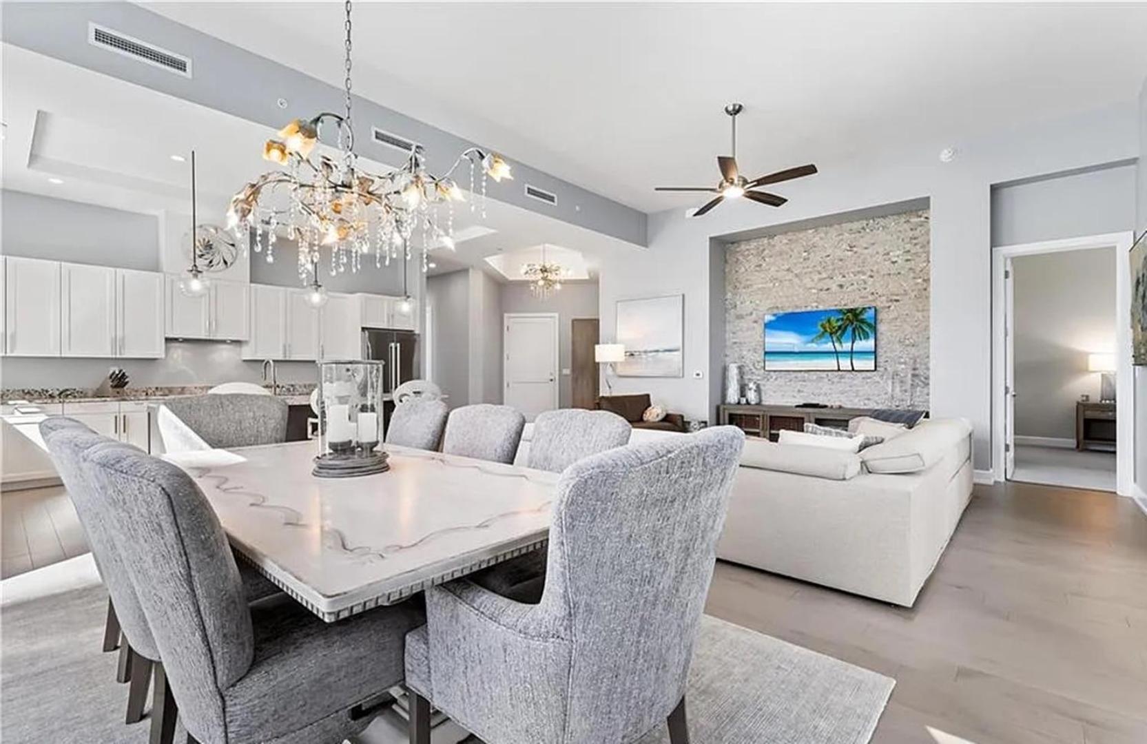 Stunning 3-bedroom With Expansive Lanai *