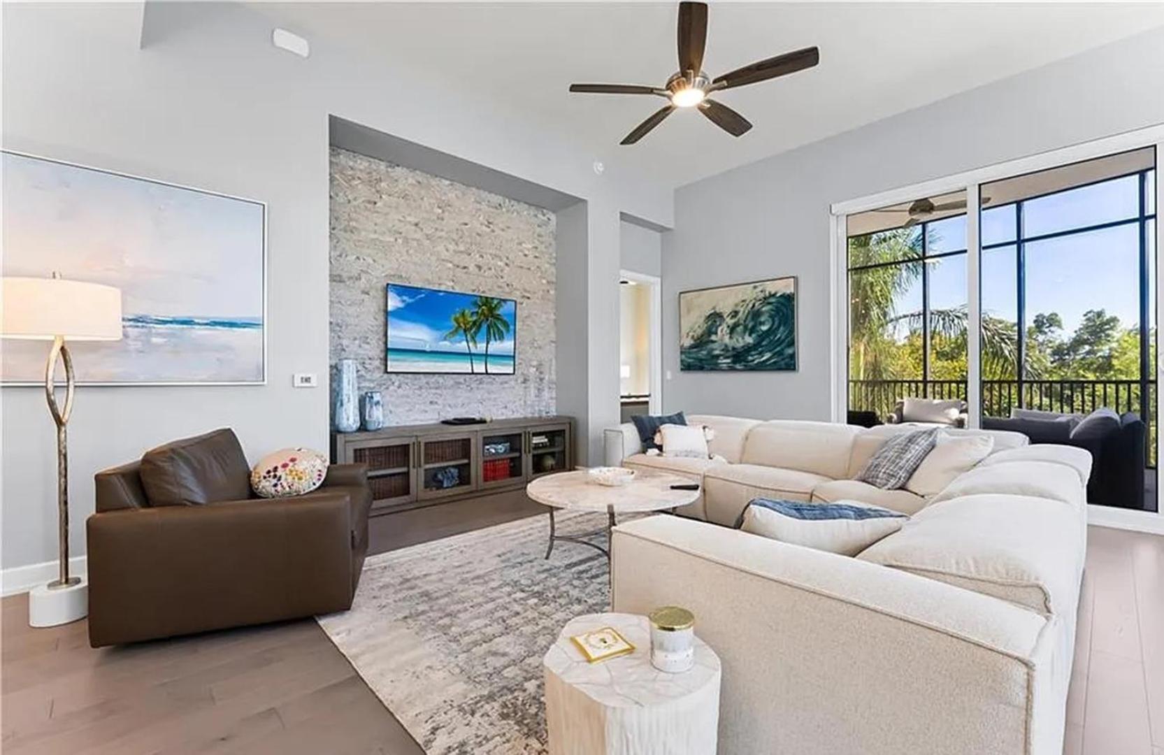 Apartment Stunning 3-bedroom With Expansive Lanai