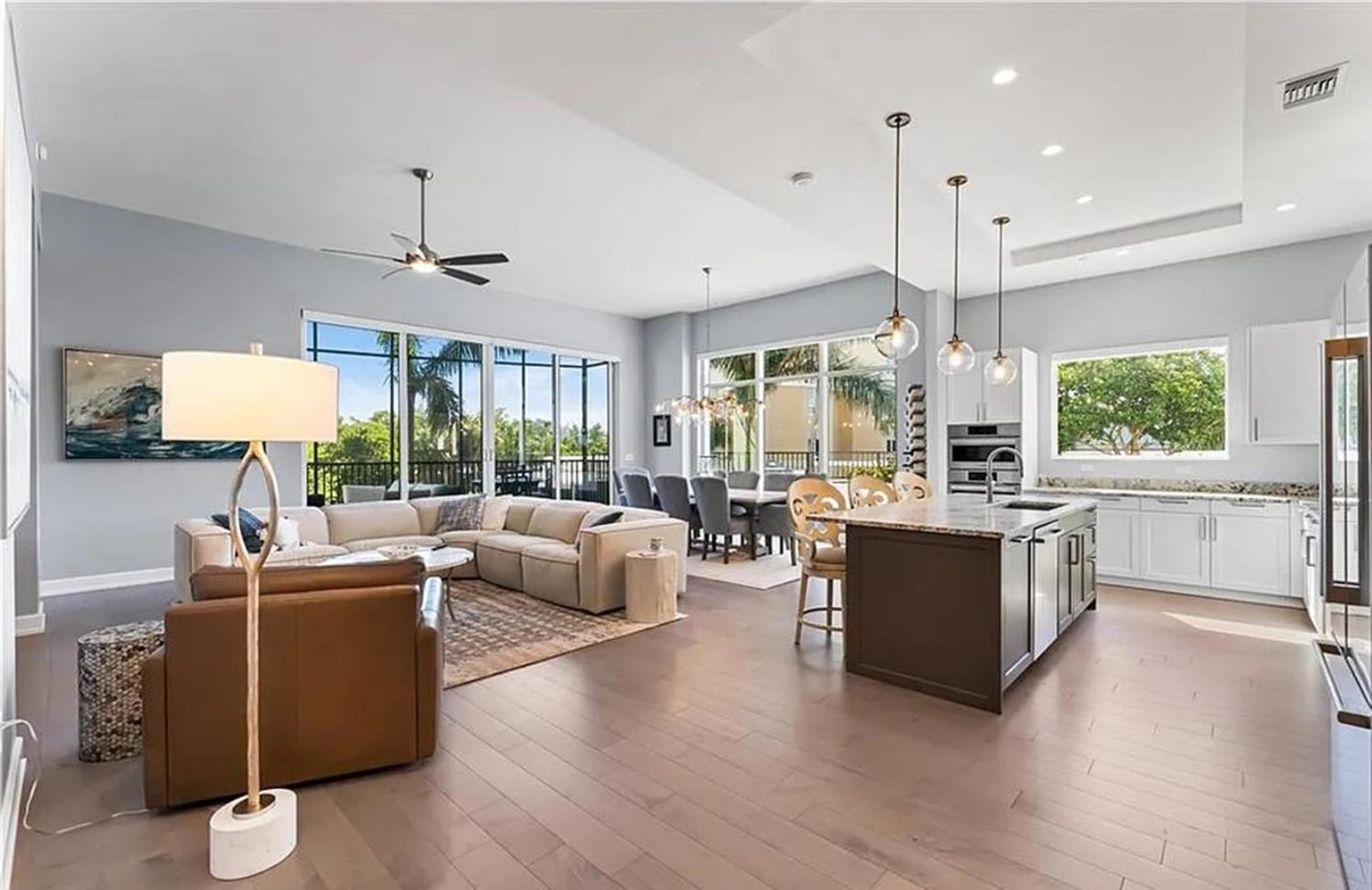 Apartment Stunning 3-bedroom With Expansive Lanai *