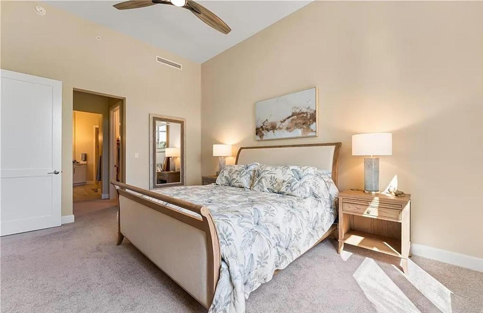 Apartment Stunning 3-bedroom With Expansive Lanai