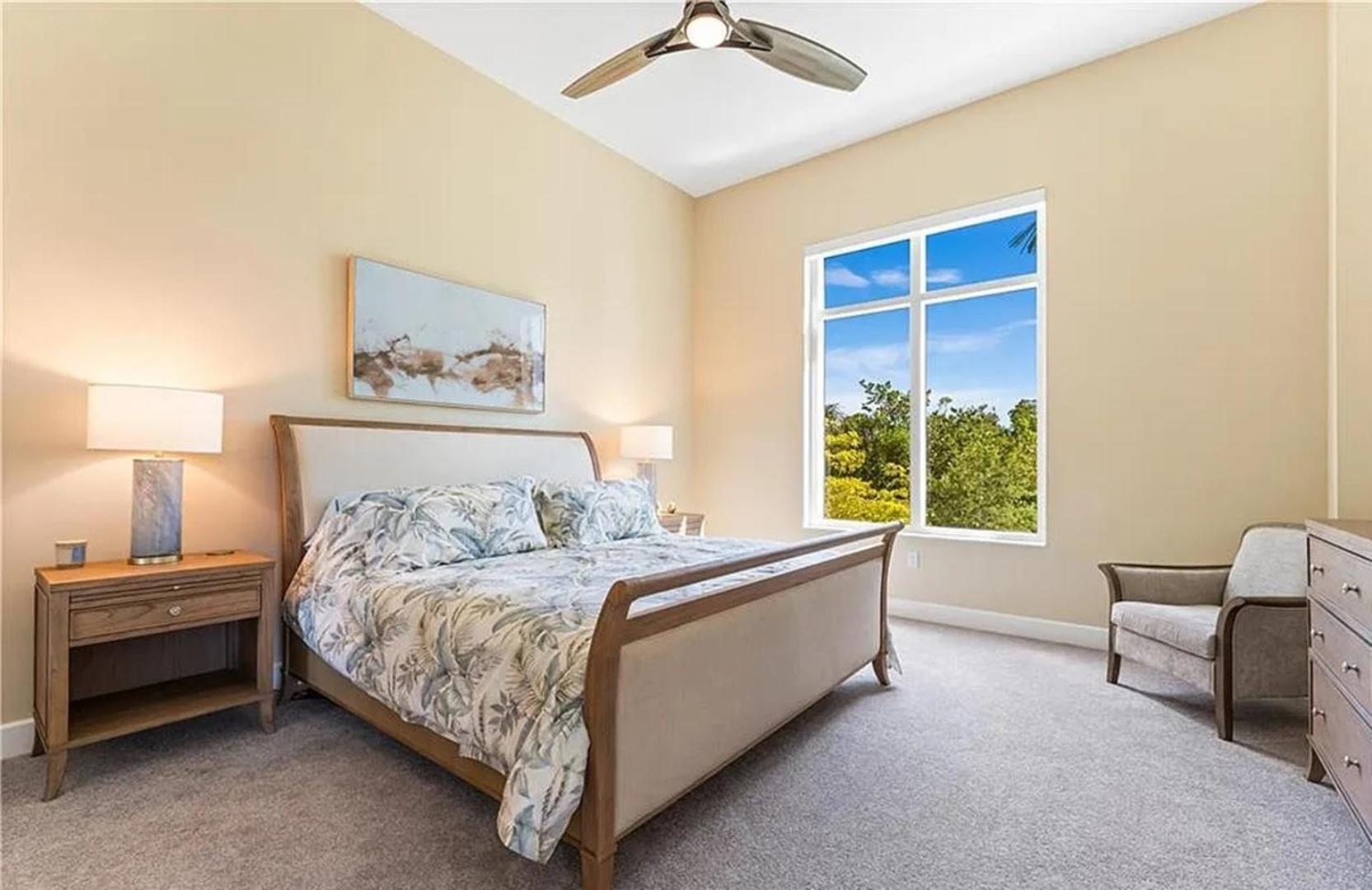 Stunning 3-bedroom With Expansive Lanai Apartment *