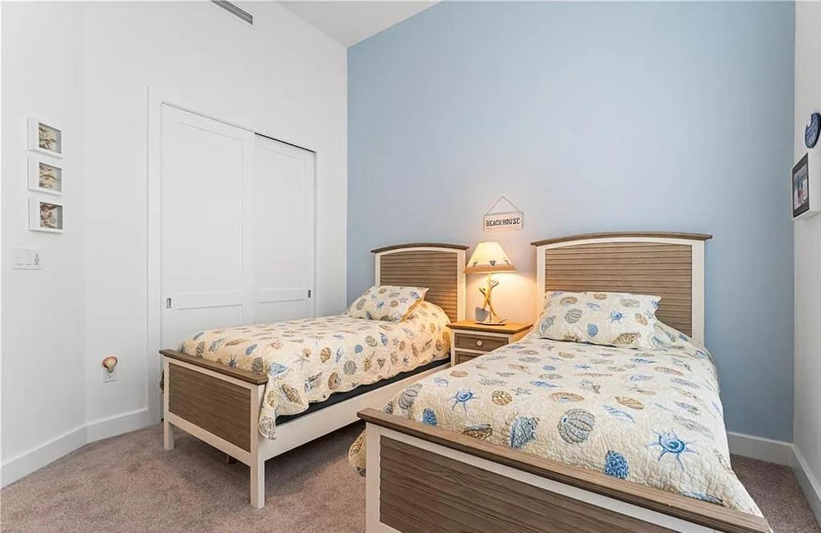 Stunning 3-bedroom With Expansive Lanai