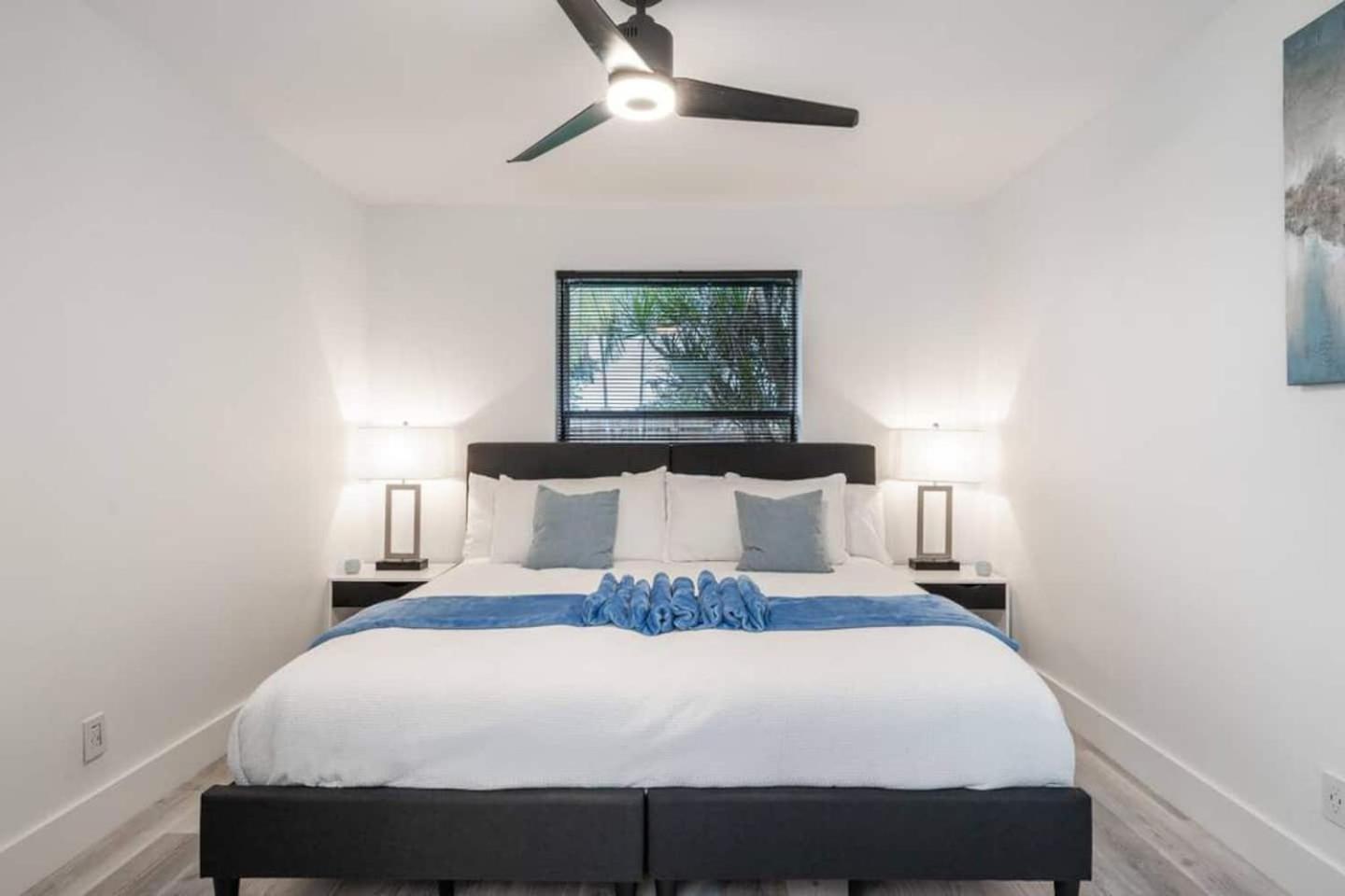 Fox Private Resort-heated Pool, Spa-downtown&beach *