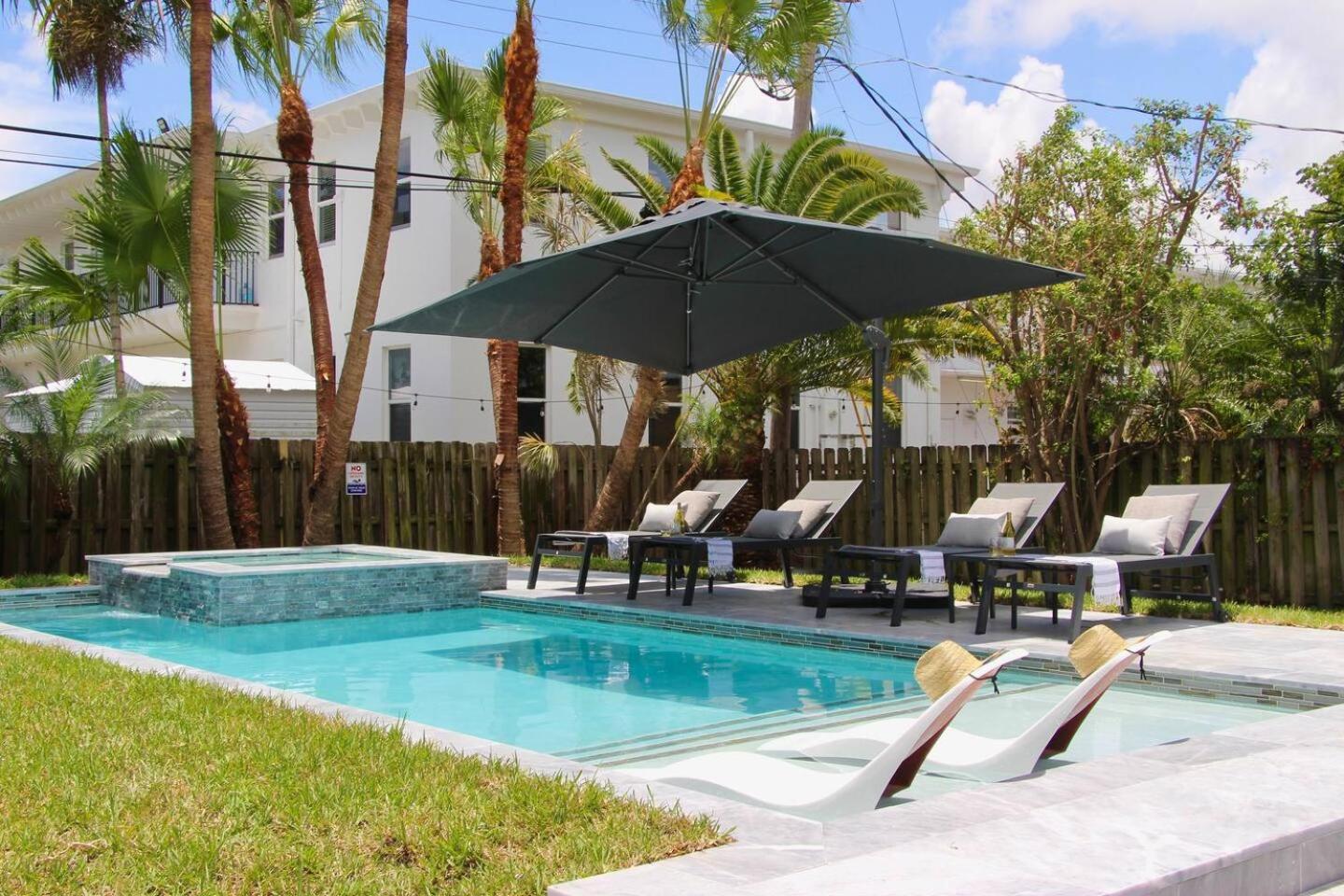 Villa Fox Private Resort-heated Pool, Spa-downtown&beach