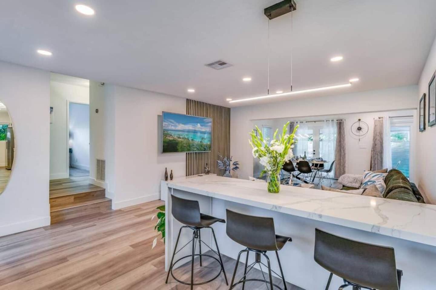 Fox Private Resort-heated Pool, Spa-downtown&beach Villa