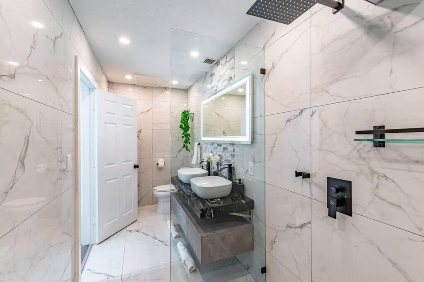 Fox Private Resort-heated Pool, Spa-downtown&beach Villa *