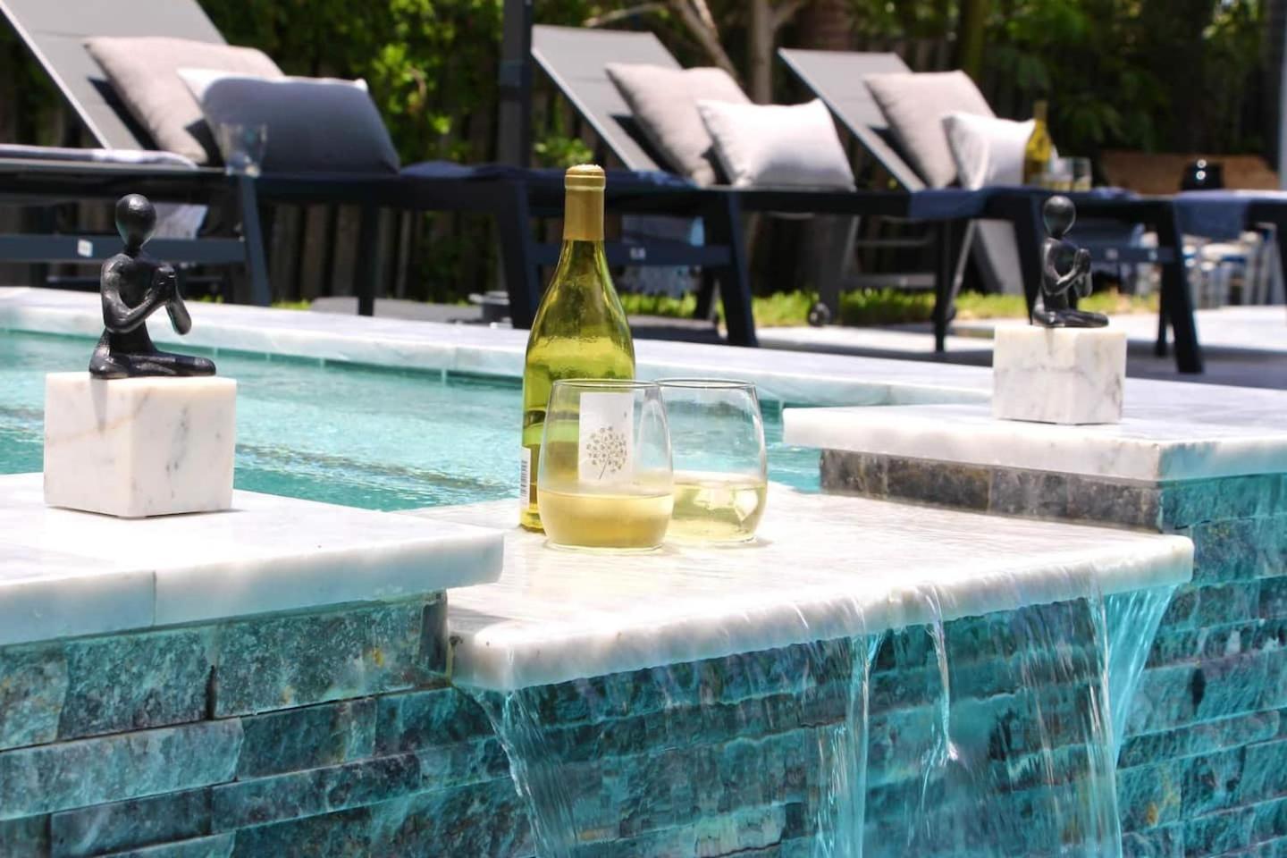 Fox Private Resort-heated Pool, Spa-downtown&beach *