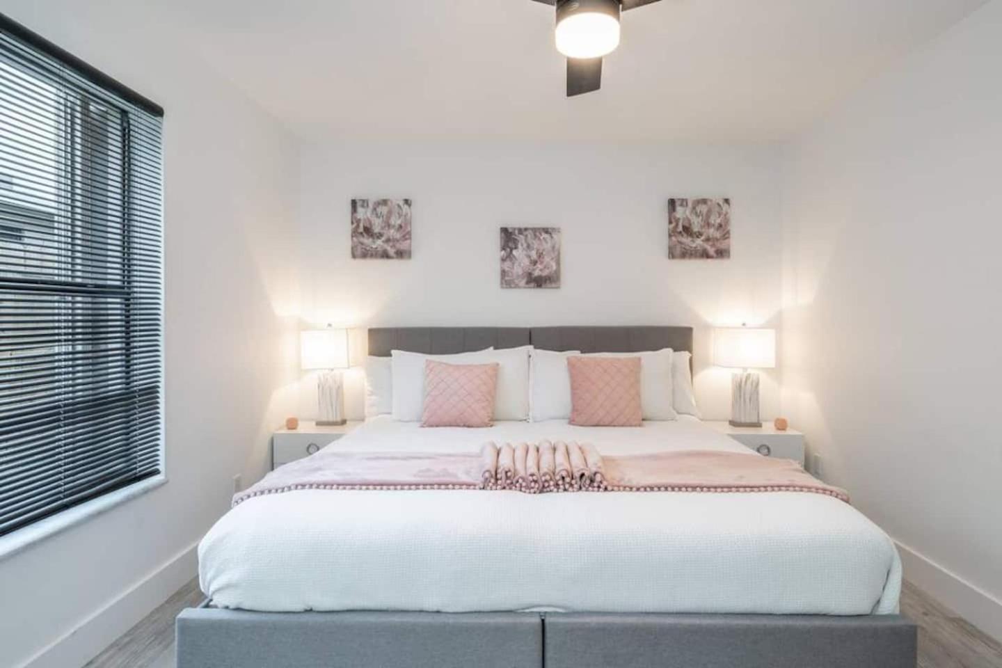 Villa Fox Private Resort-heated Pool, Spa-downtown&beach *