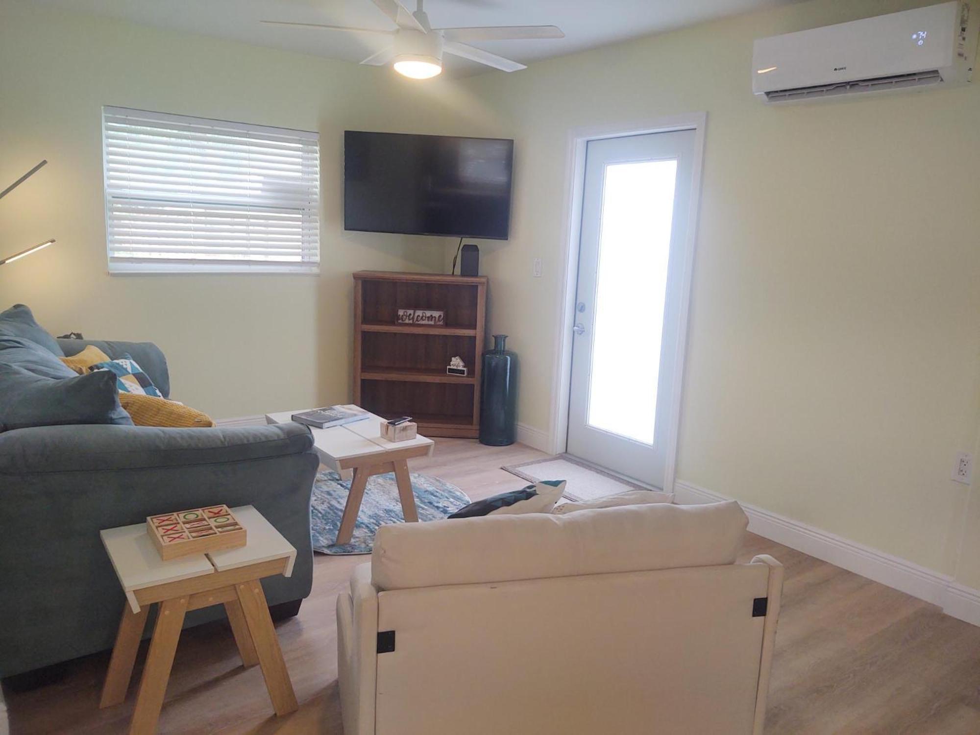 Family, Couples Retreat Near Airport, Cruise Port & Beaches * Fort Lauderdale
