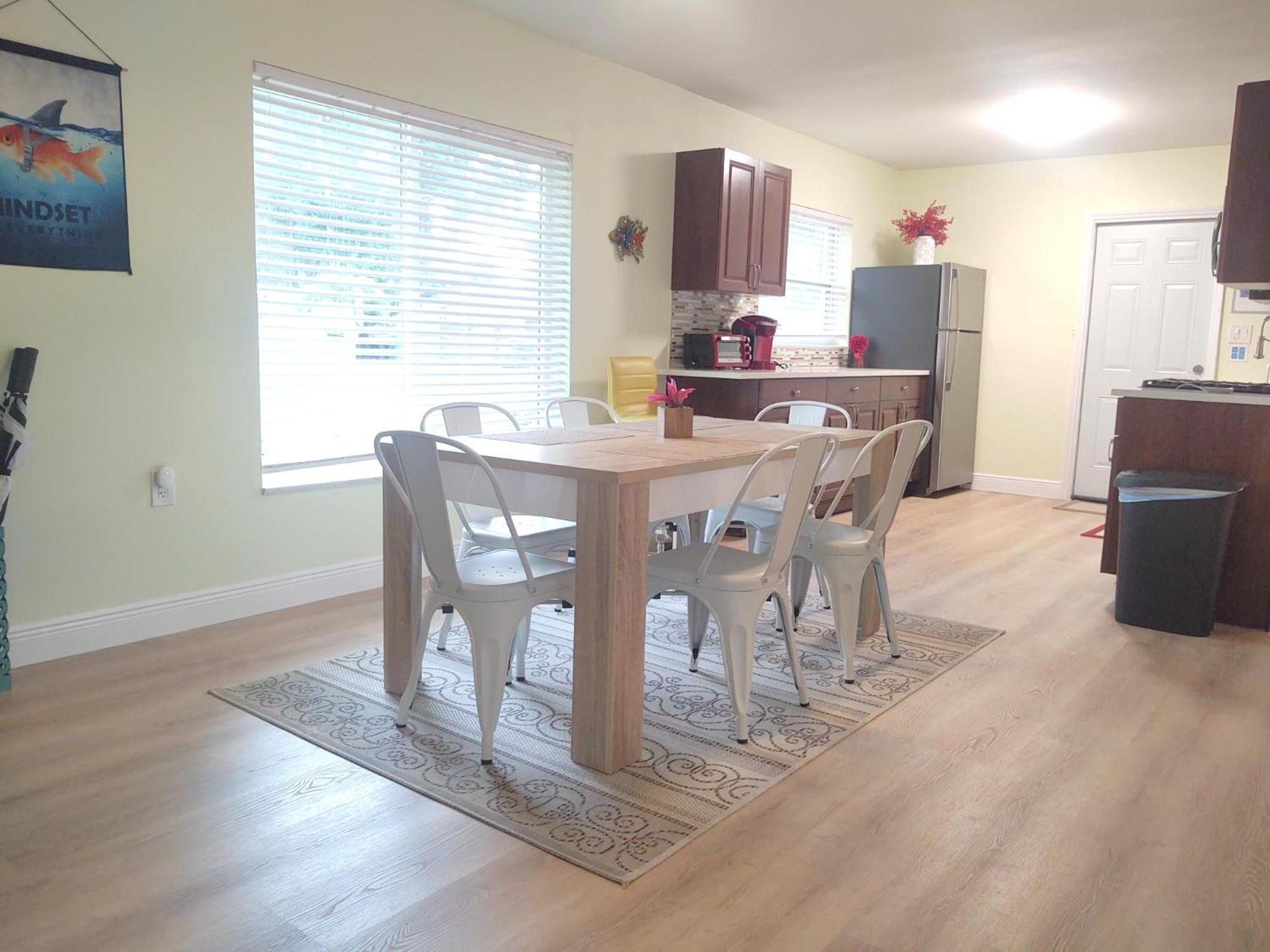 Family, Couples Retreat Near Airport, Cruise Port & Beaches Fort Lauderdale