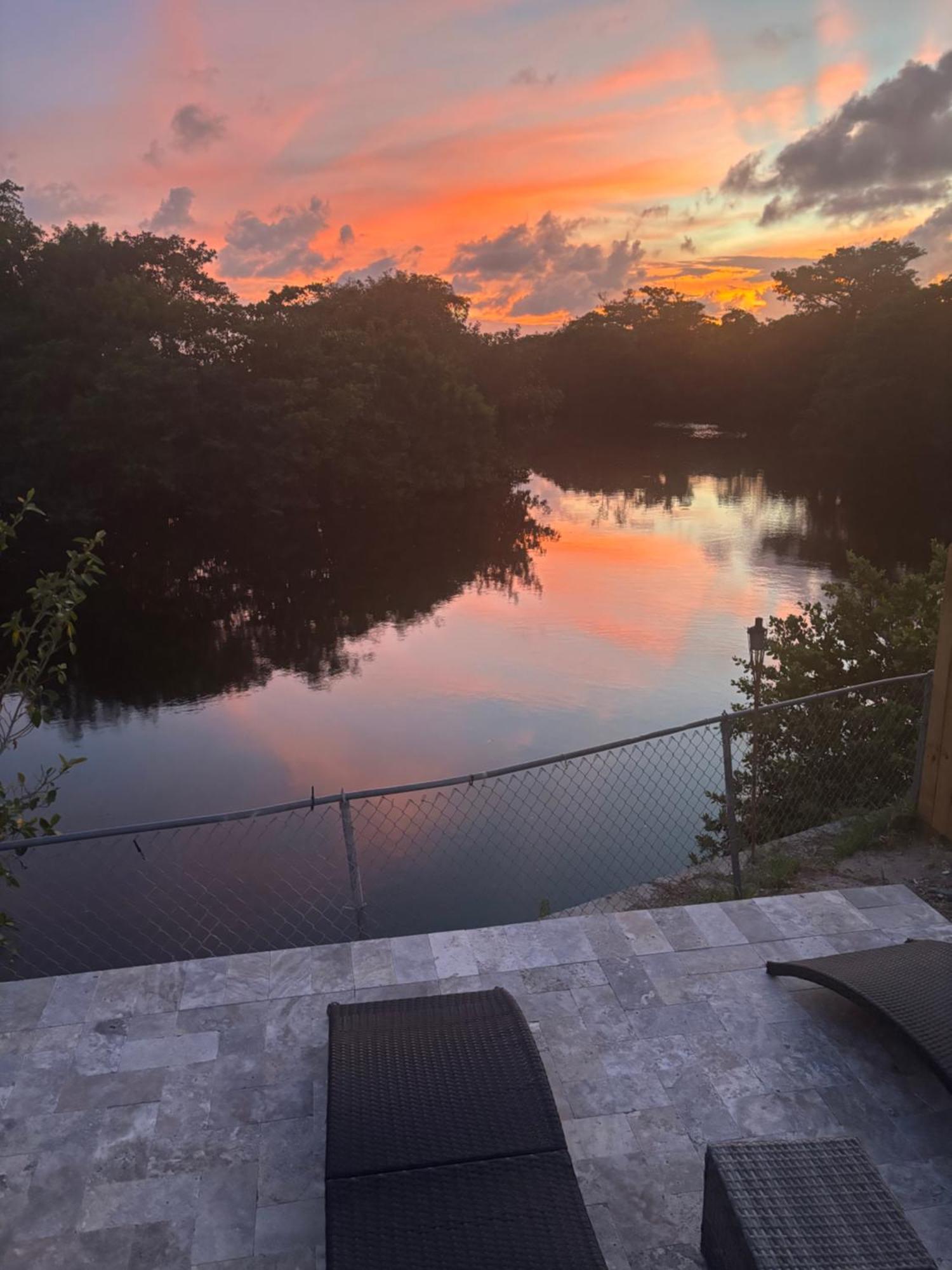 Bunkhouse On The River Hostel
