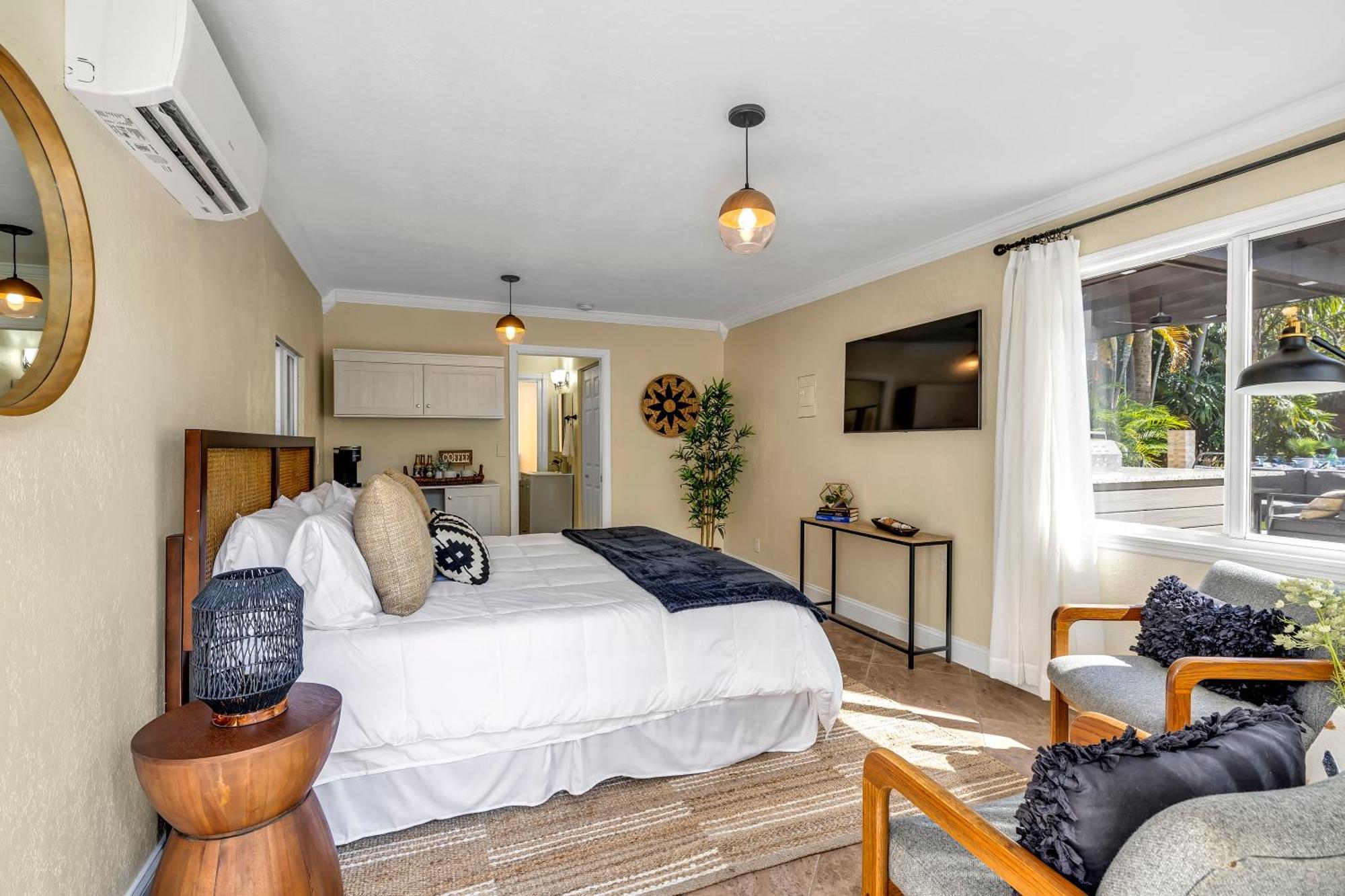 Holiday home Special Pricing, Olas Retreat, Heated Pool, Golf And Family-ready *