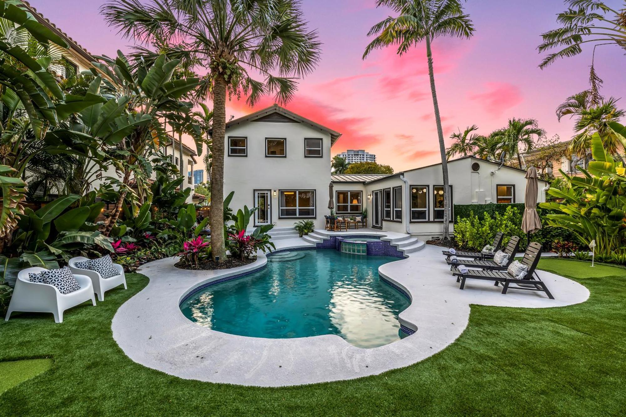 Special Pricing, Olas Retreat, Heated Pool, Golf And Family-ready Holiday home Fort Lauderdale