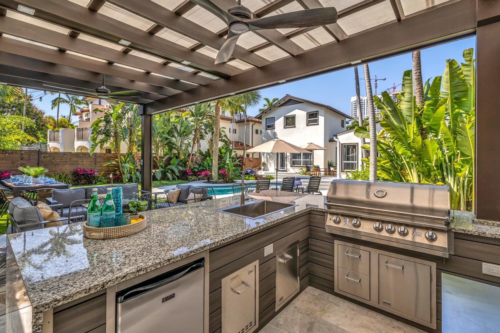 Holiday home Special Pricing, Olas Retreat, Heated Pool, Golf And Family-ready Fort Lauderdale