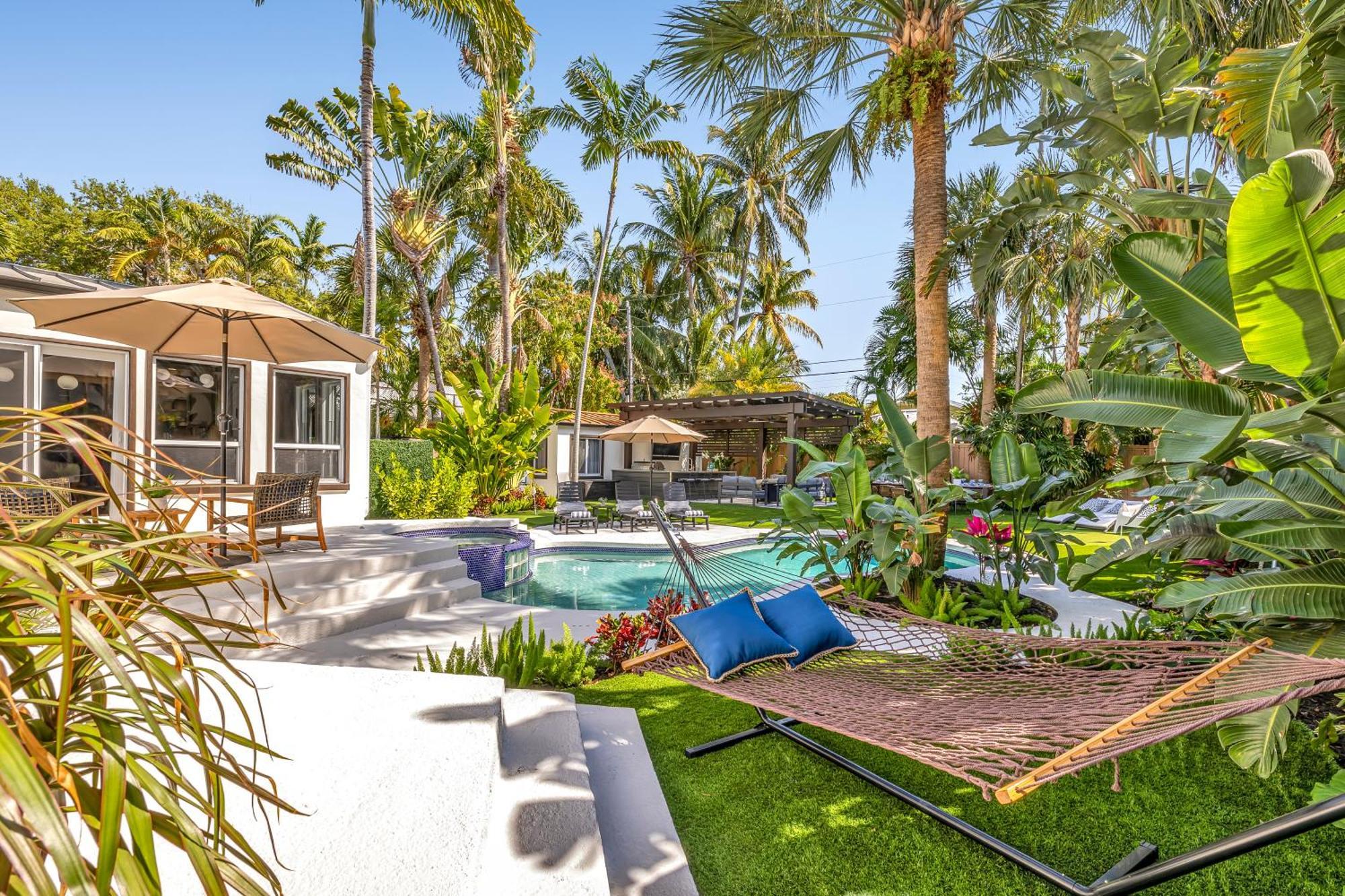 Special Pricing, Olas Retreat, Heated Pool, Golf And Family-ready Holiday home Fort Lauderdale