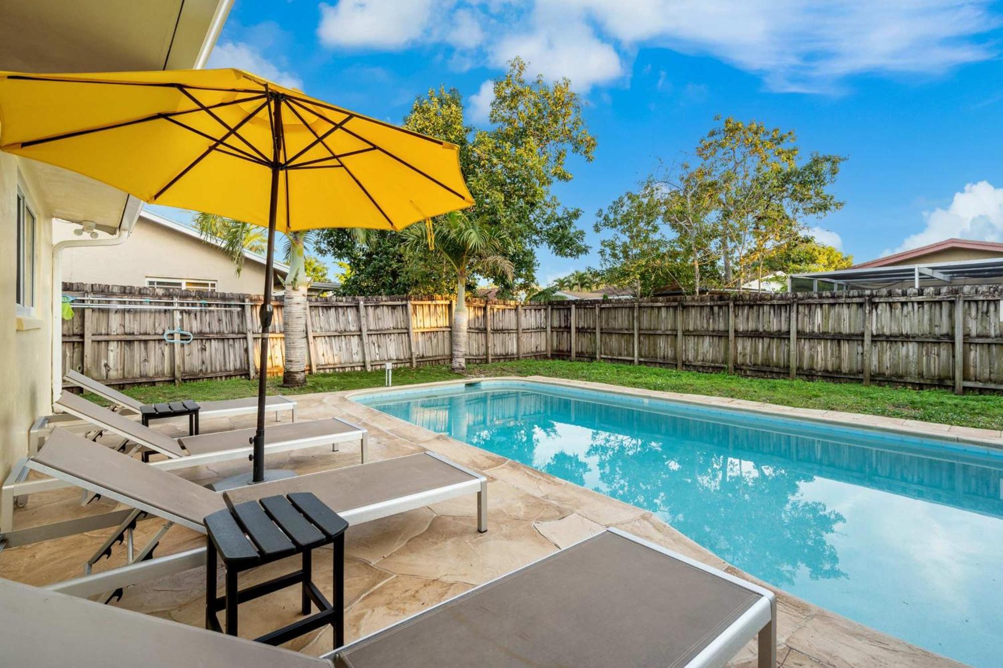4br With Private Pool And Game - Prime Location
