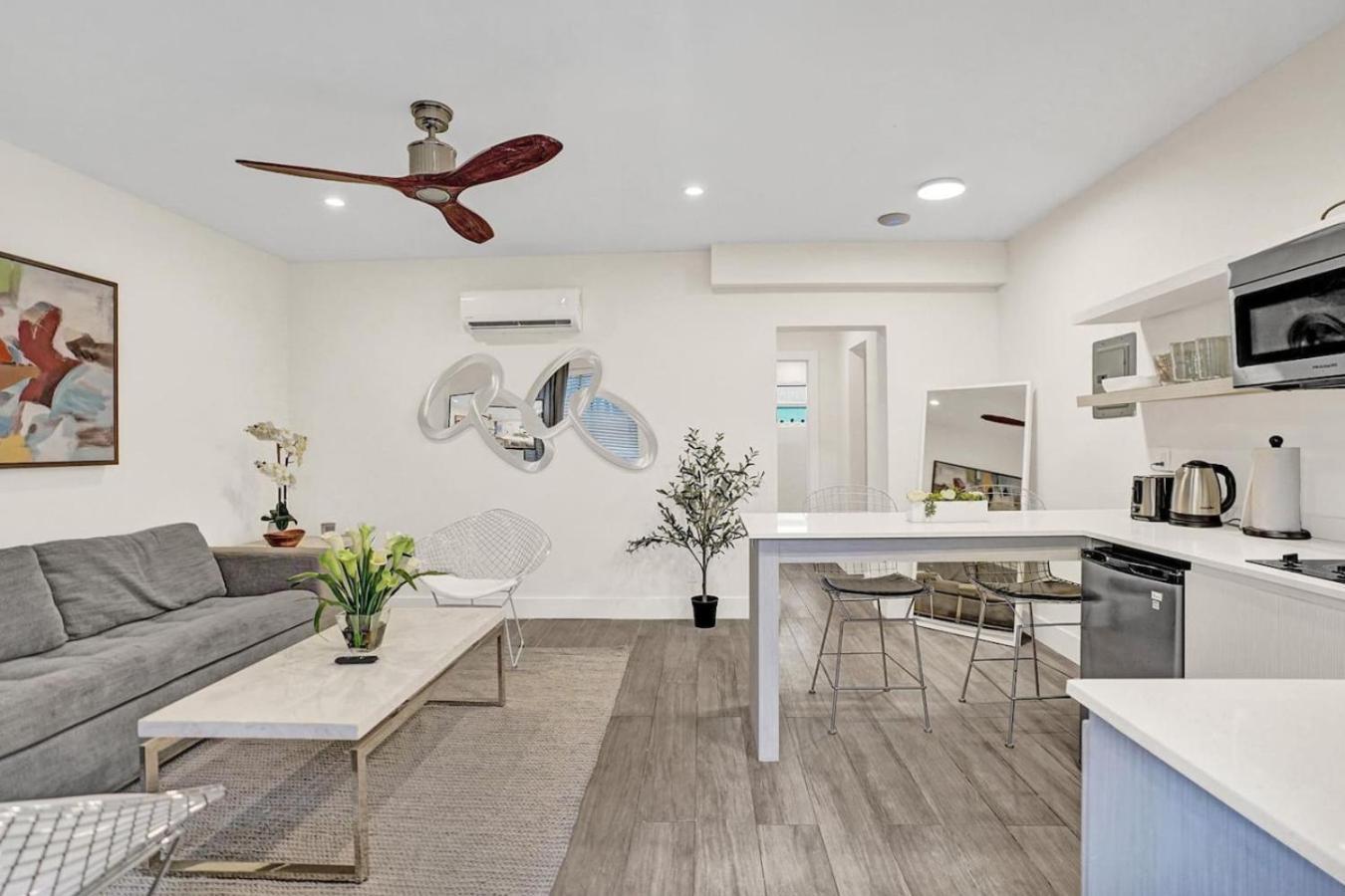 2102 Eden Collection 1br Kitchen Steps To Apartment Fort Lauderdale