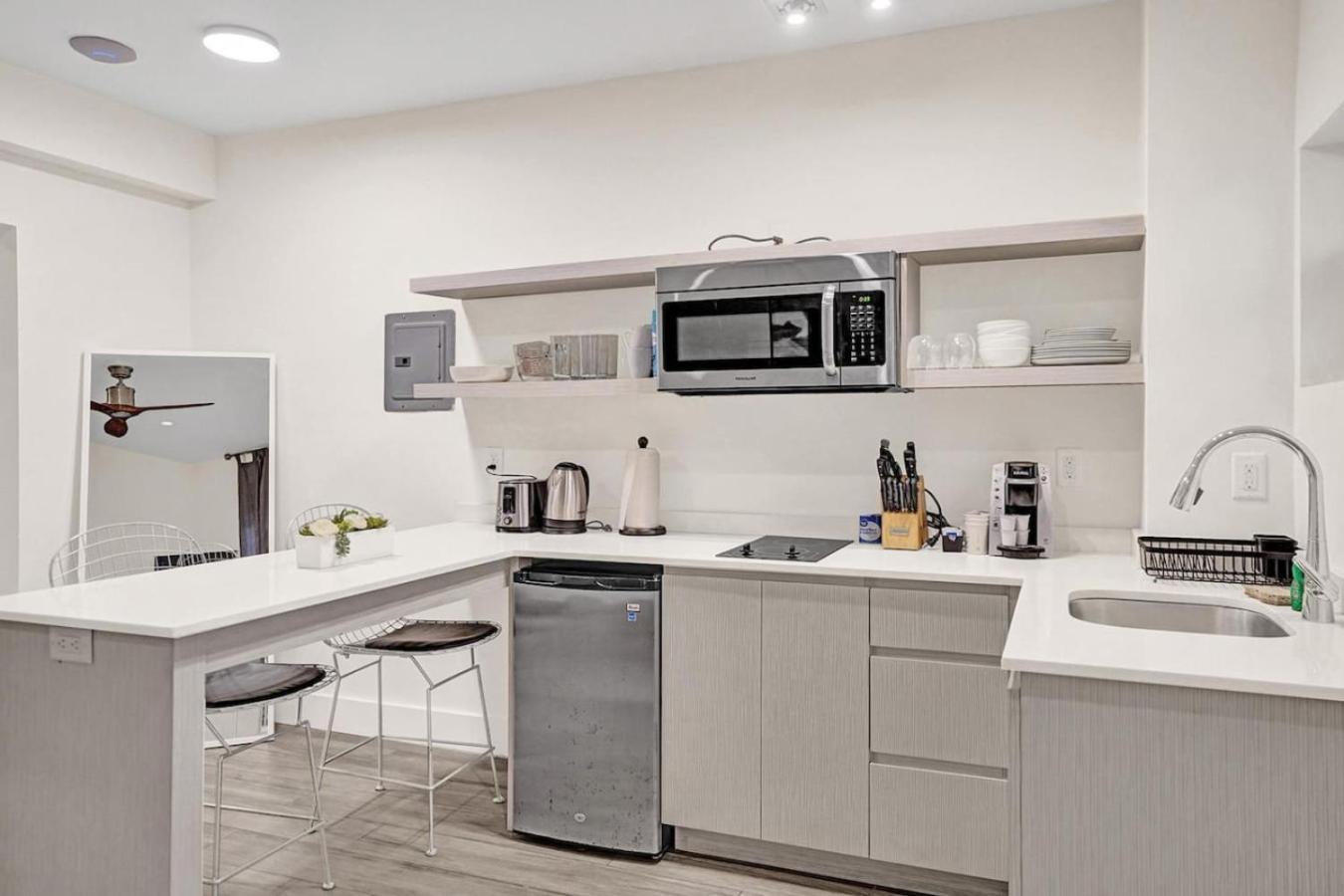 Apartment 2102 Eden Collection 1br Kitchen Steps To Fort Lauderdale
