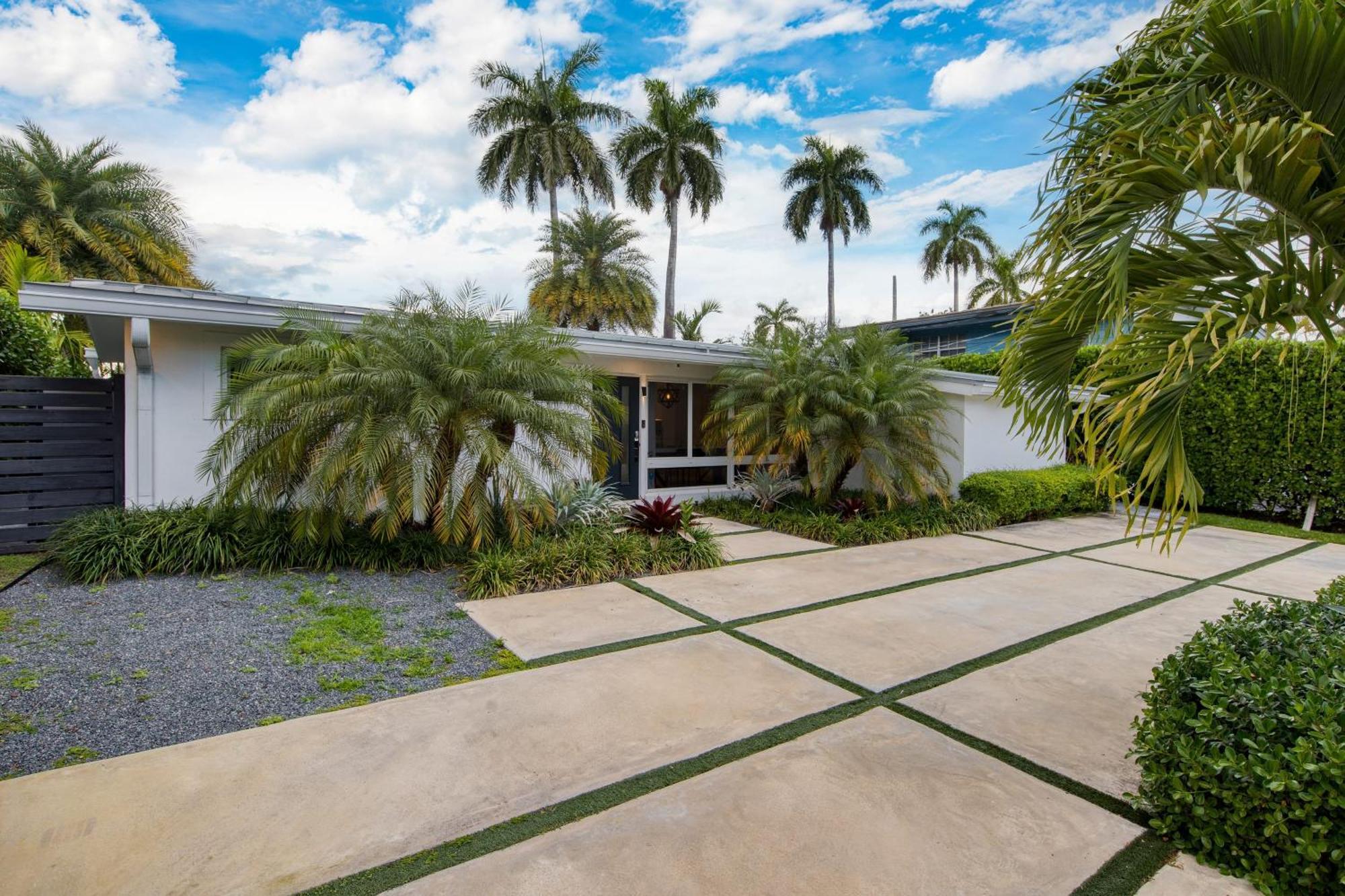 Holiday home Luxury Waterfront W Pool Hot Tub Dock Near Olas Gulfstream *