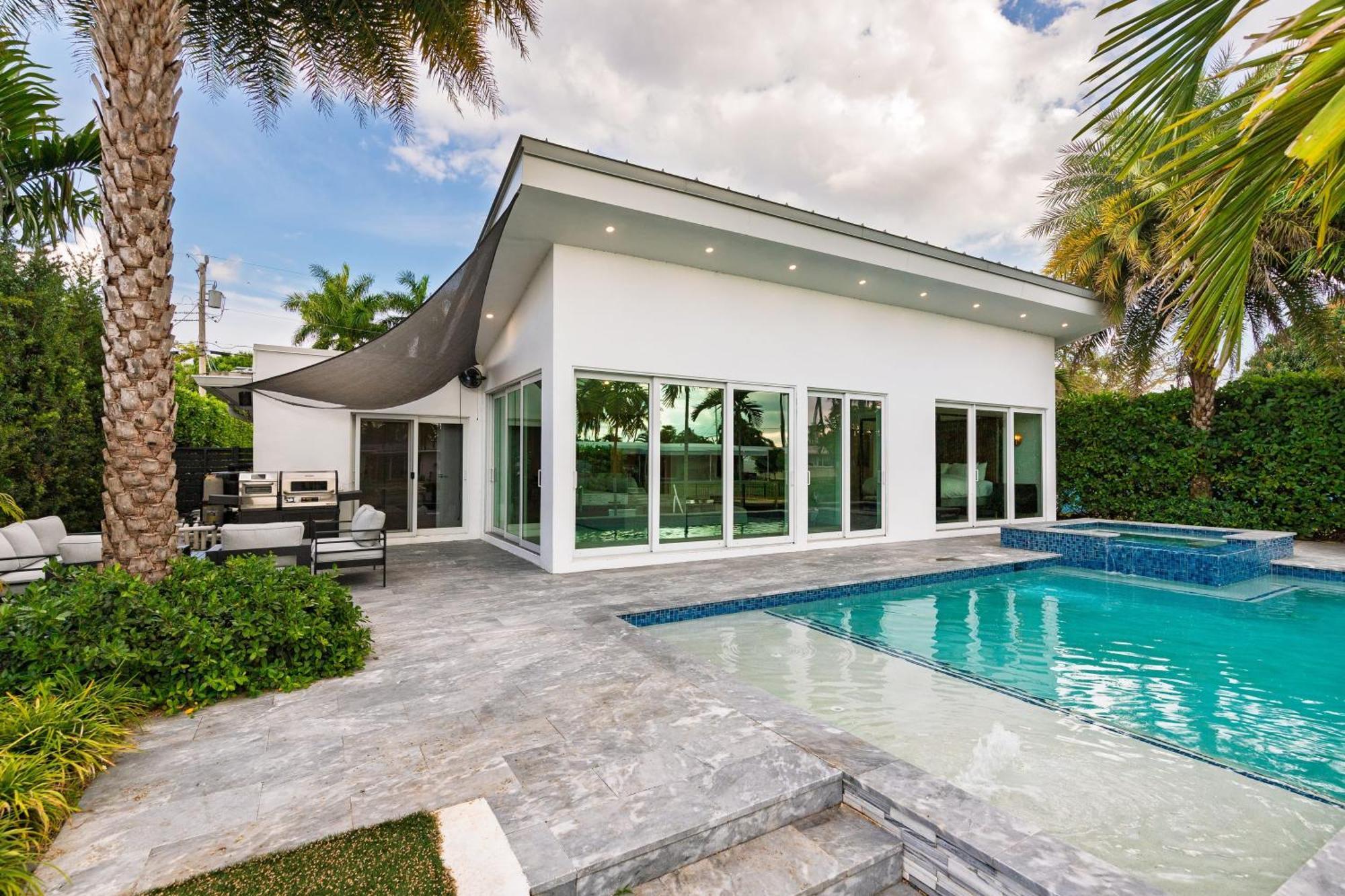 Holiday home Luxury Waterfront W Pool Hot Tub Dock Near Olas Gulfstream Fort Lauderdale