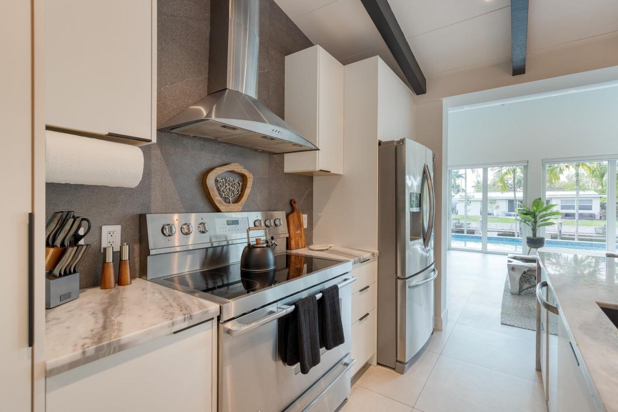 Luxury Waterfront W Pool Hot Tub Dock Near Olas Gulfstream