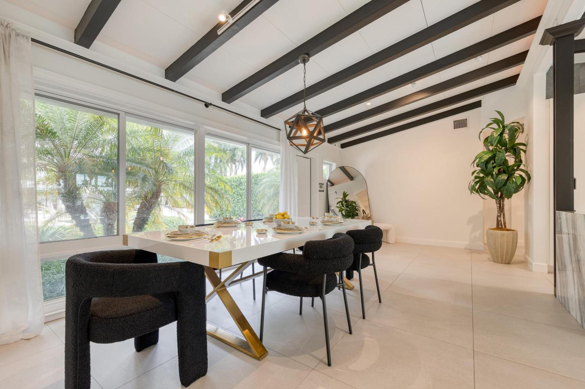 Luxury Waterfront W Pool Hot Tub Dock Near Olas Gulfstream