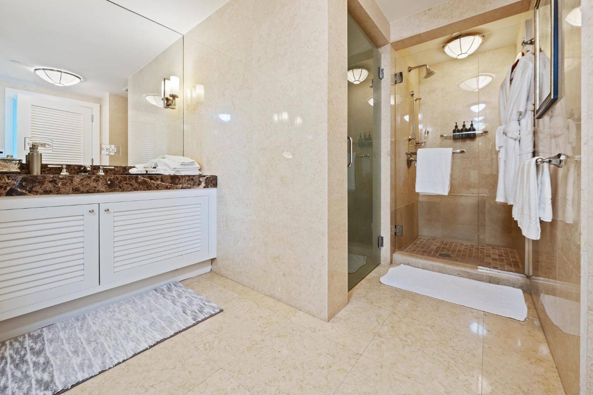 Ritz-carlton Luxury Oceanfront 2br On 16th Floor Apartment Fort Lauderdale