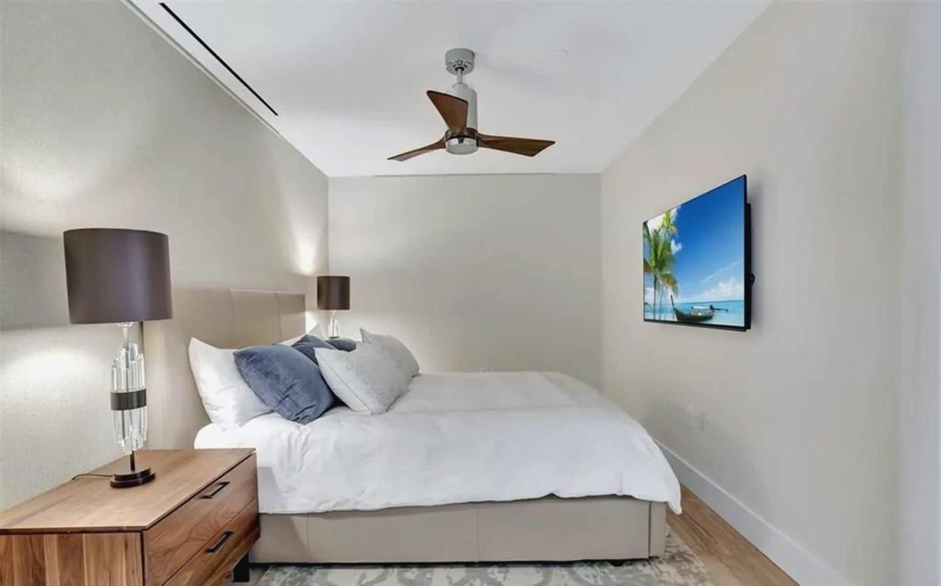 Four Bedroom 5-star Beachfront Living Fort Lauderdale
