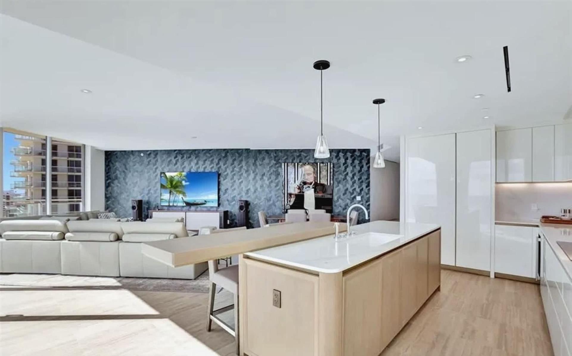 Apartment Four Bedroom 5-star Beachfront Living *