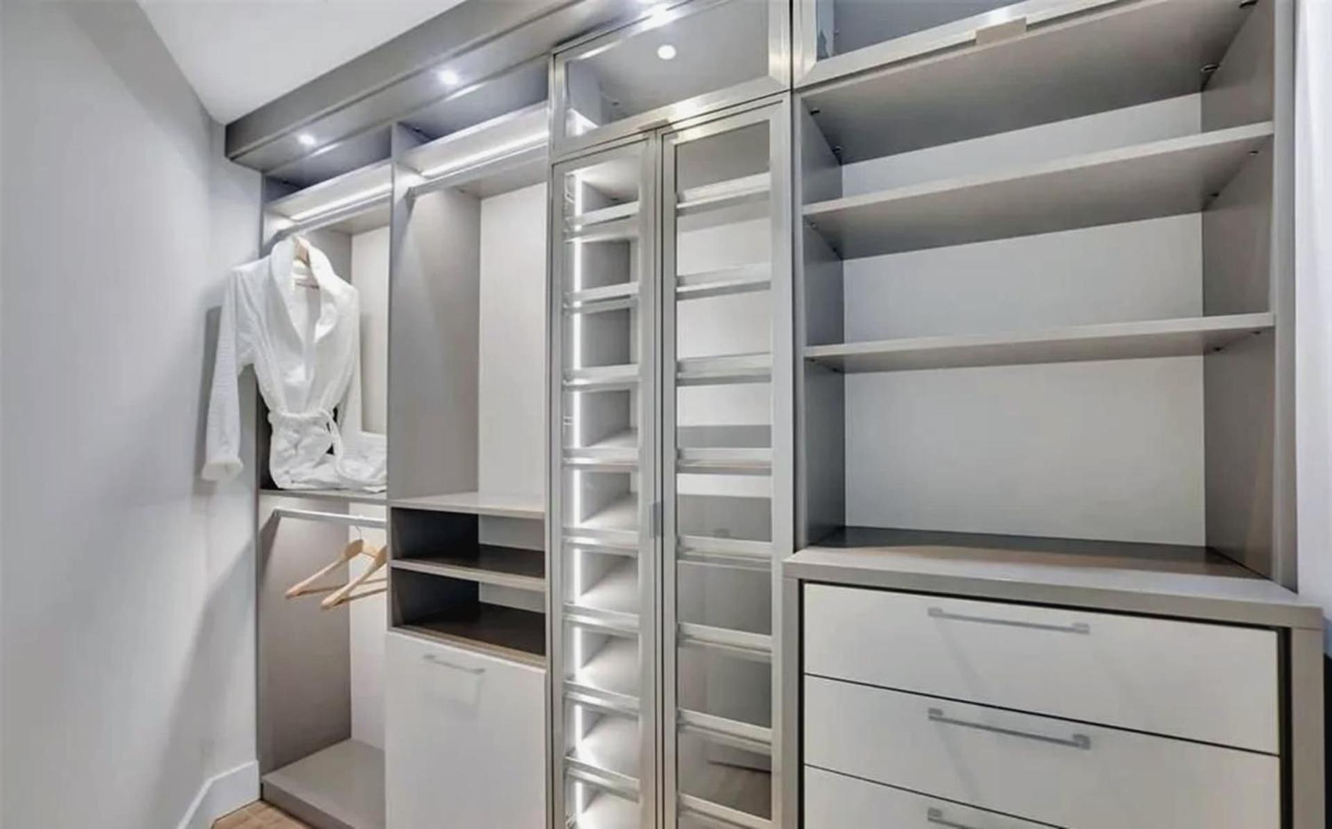 Apartment Four Bedroom 5-star Beachfront Living *