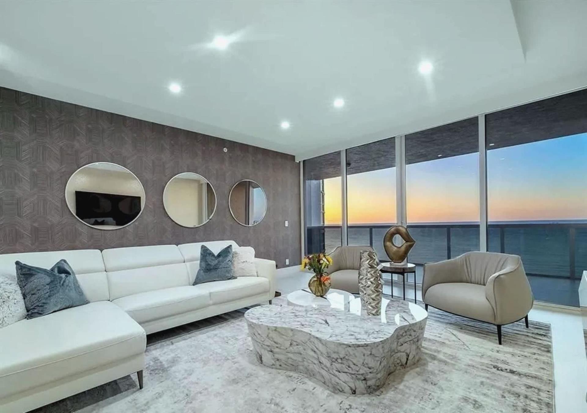 Apartment Beautifully Appointed 3 Bedroom