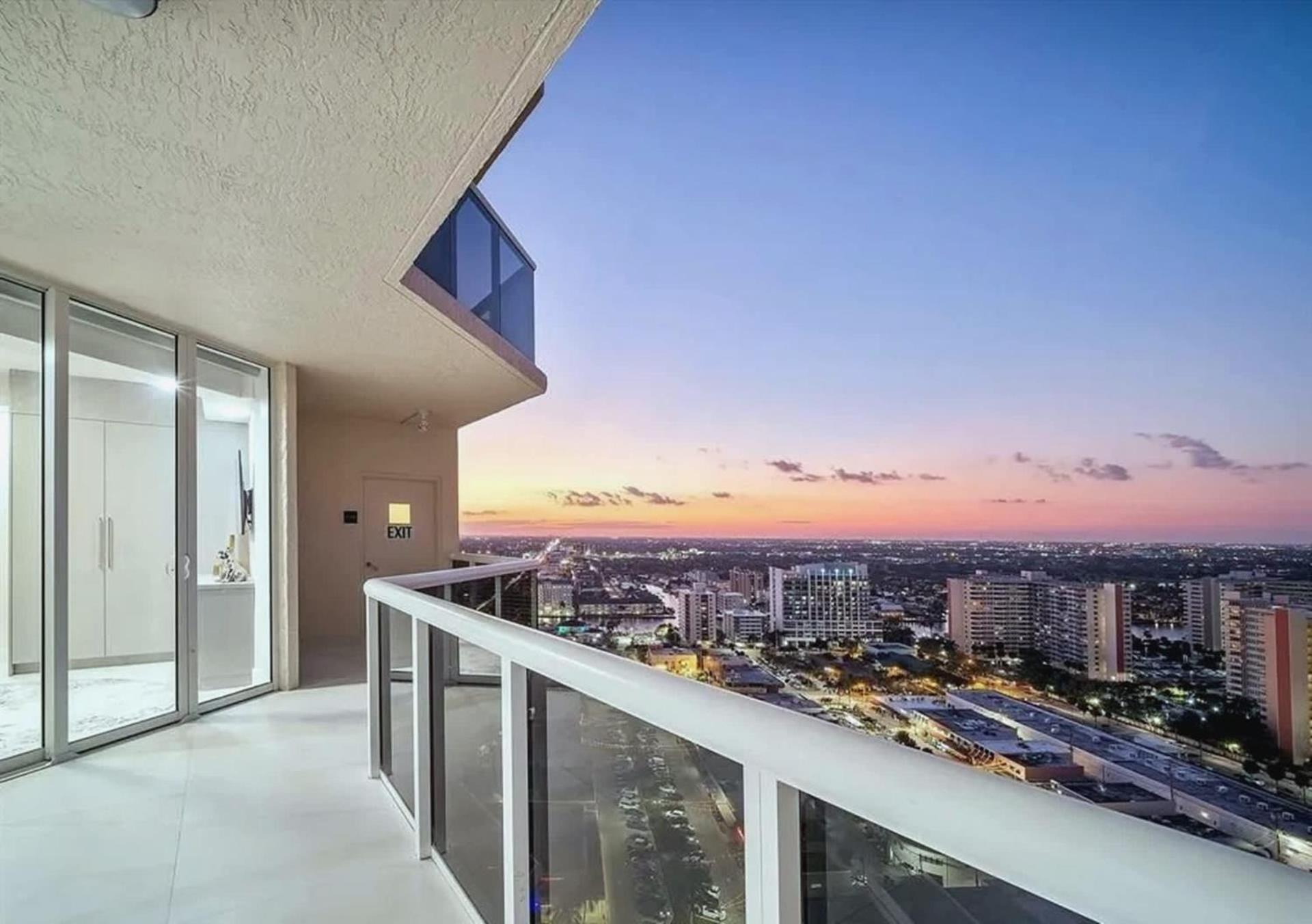 Apartment Beautifully Appointed 3 Bedroom