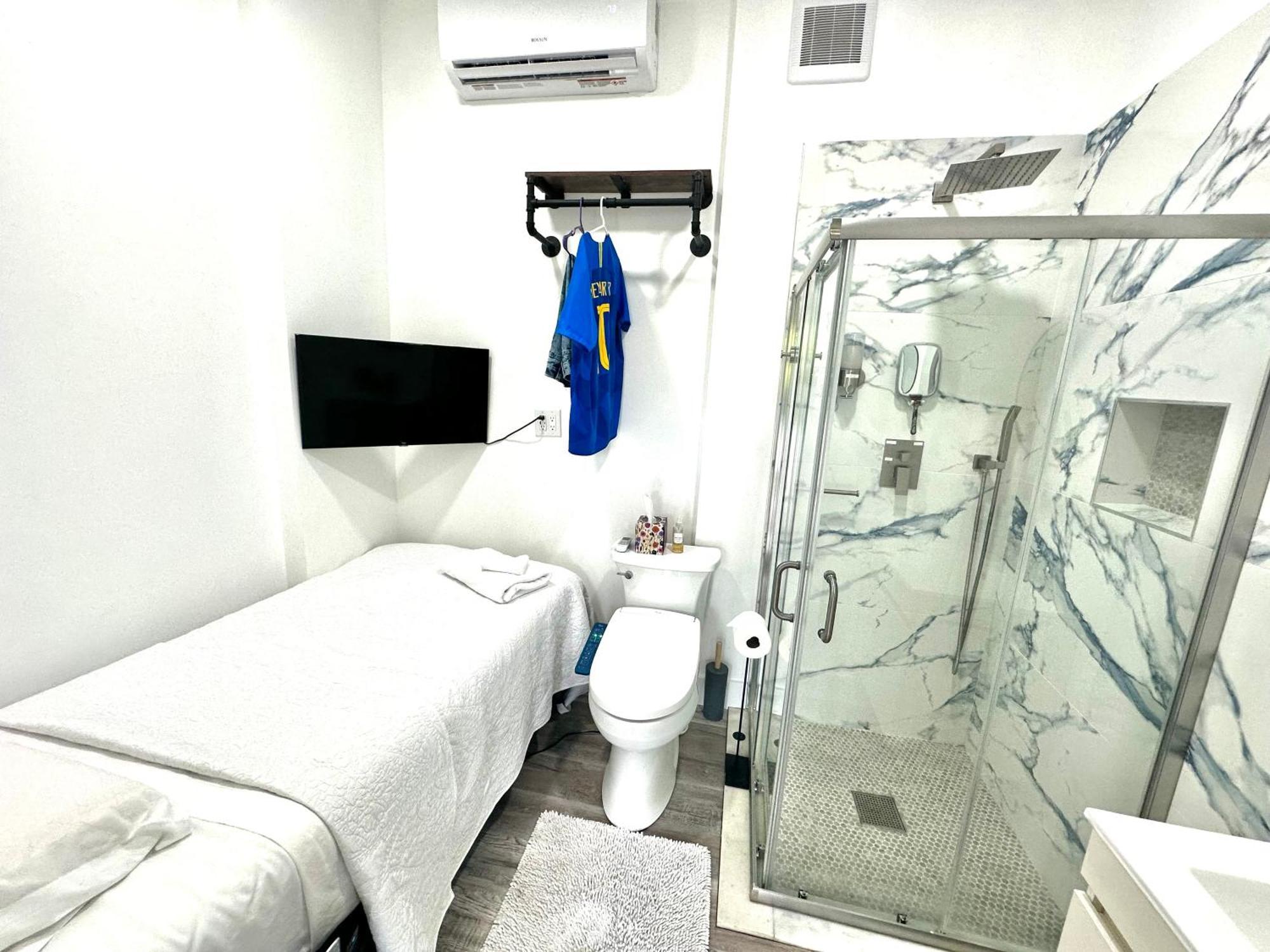Guest house Poolside Manor - Men Only Clothing-optional