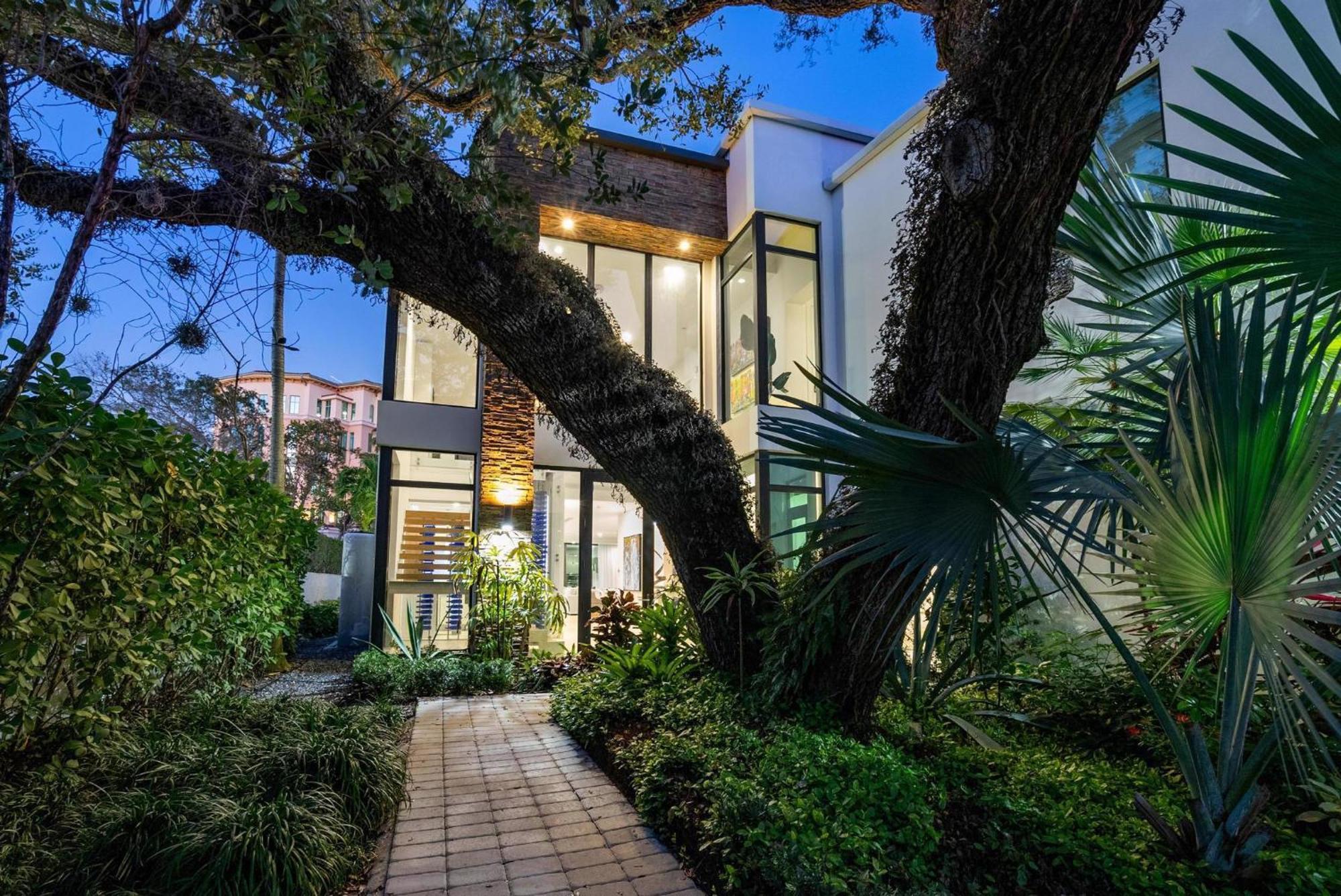 Celine Villa