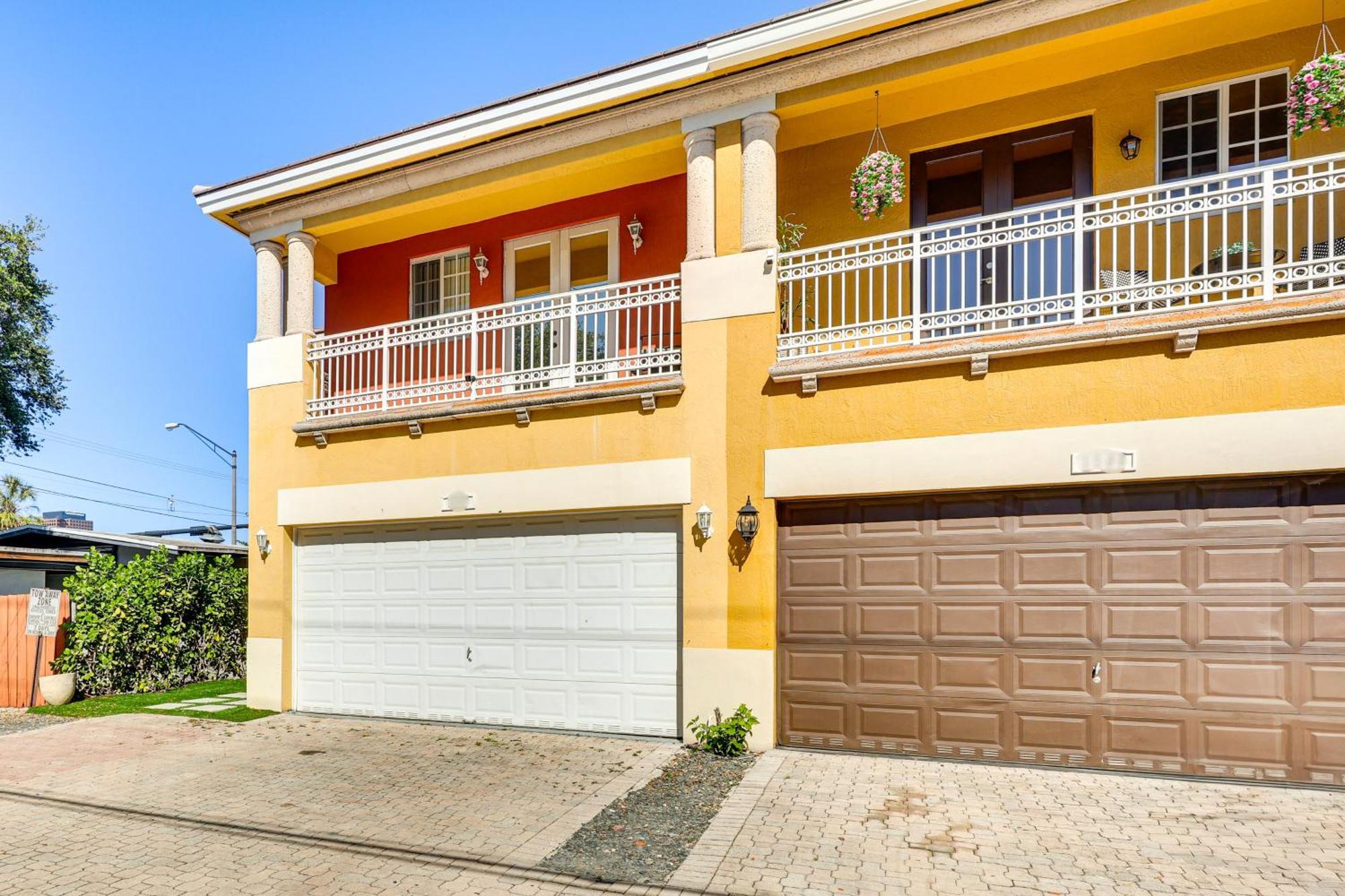 Holiday home 2 Mi To Olas Sleek Townhome With Yard And Views! *