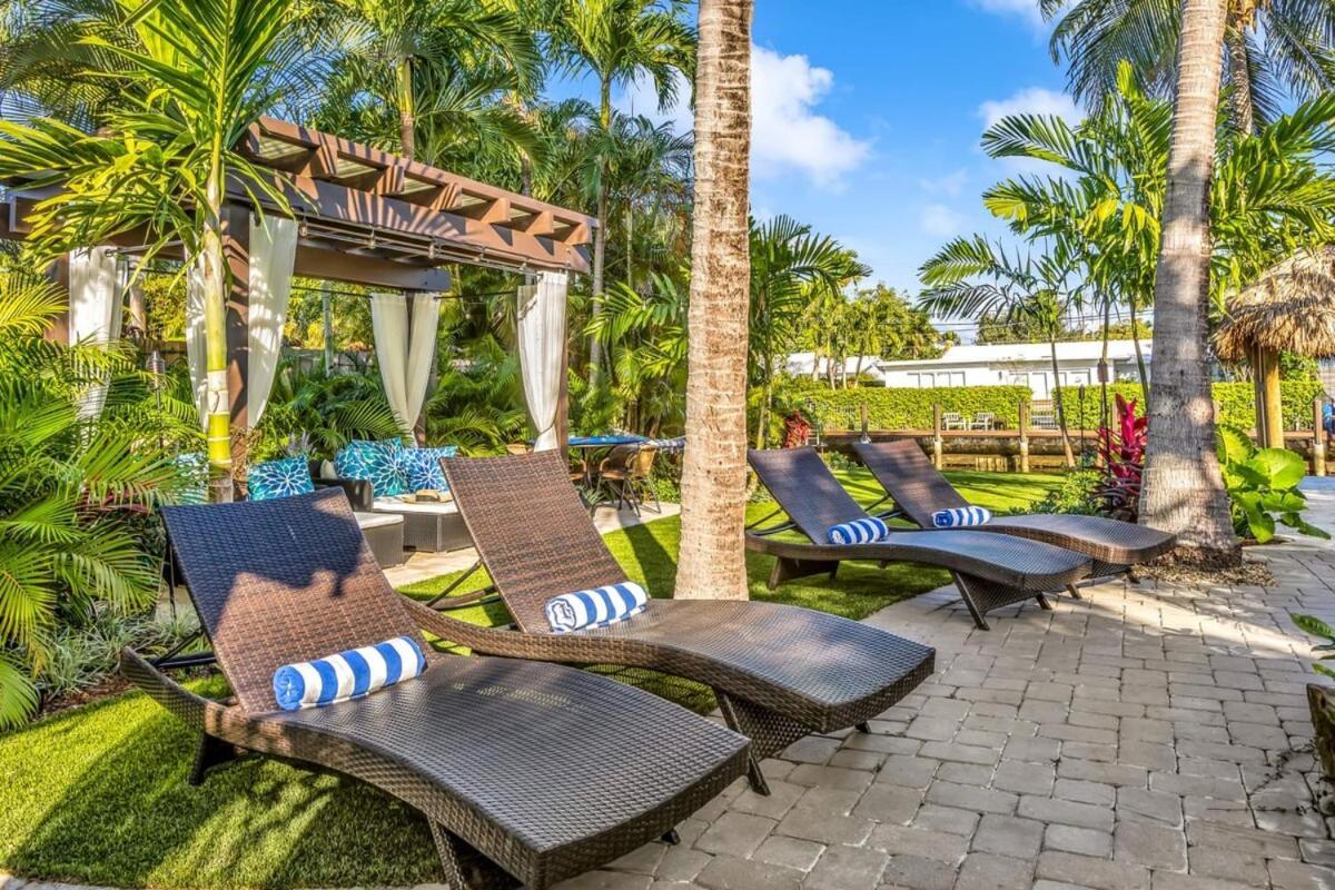 New Waterfront Oasis Mins Beach, Eats, Shop Holiday home *