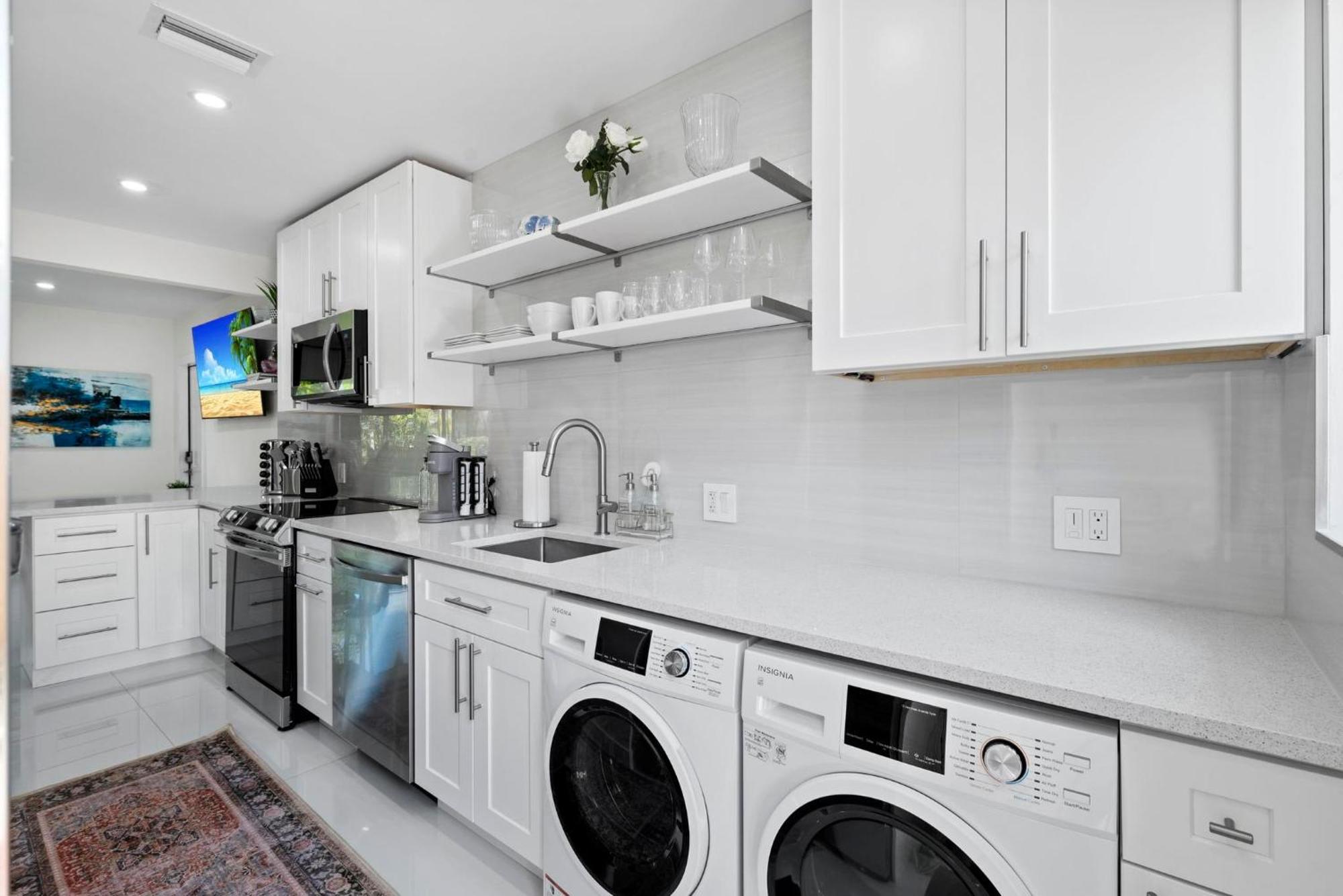 Uhost Ai - Stylish Steps From Fort Lauderdale
